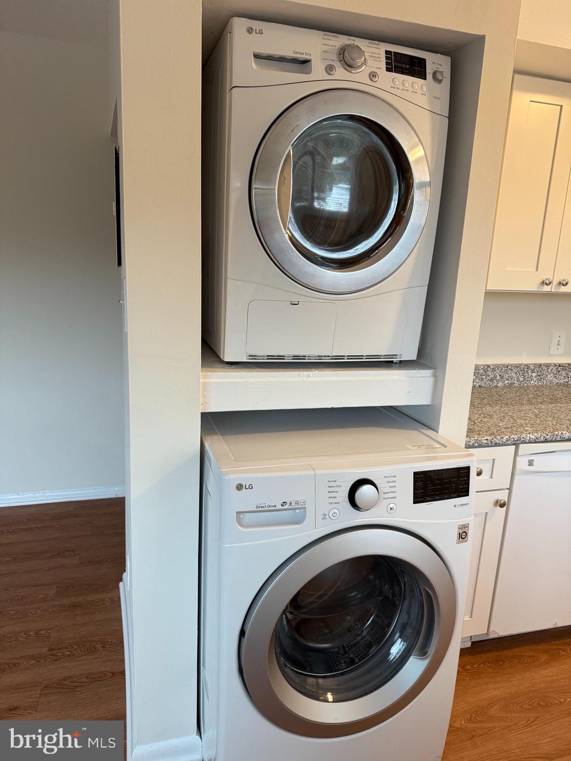 BOLLING BROOK - Residential Lease