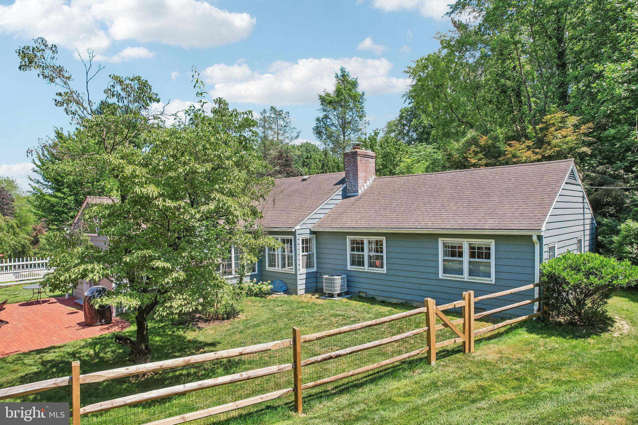 COLONIAL VIL - Residential
