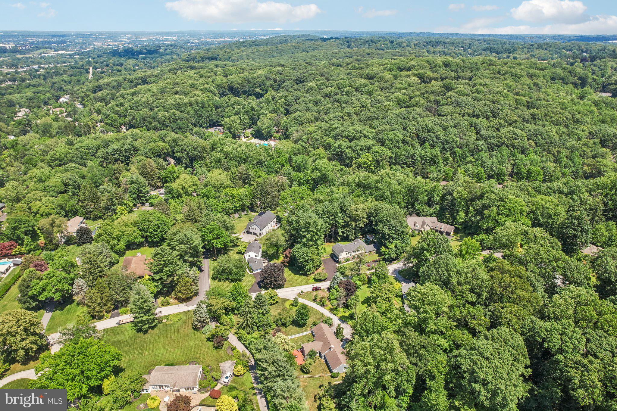 COLONIAL VIL - Residential