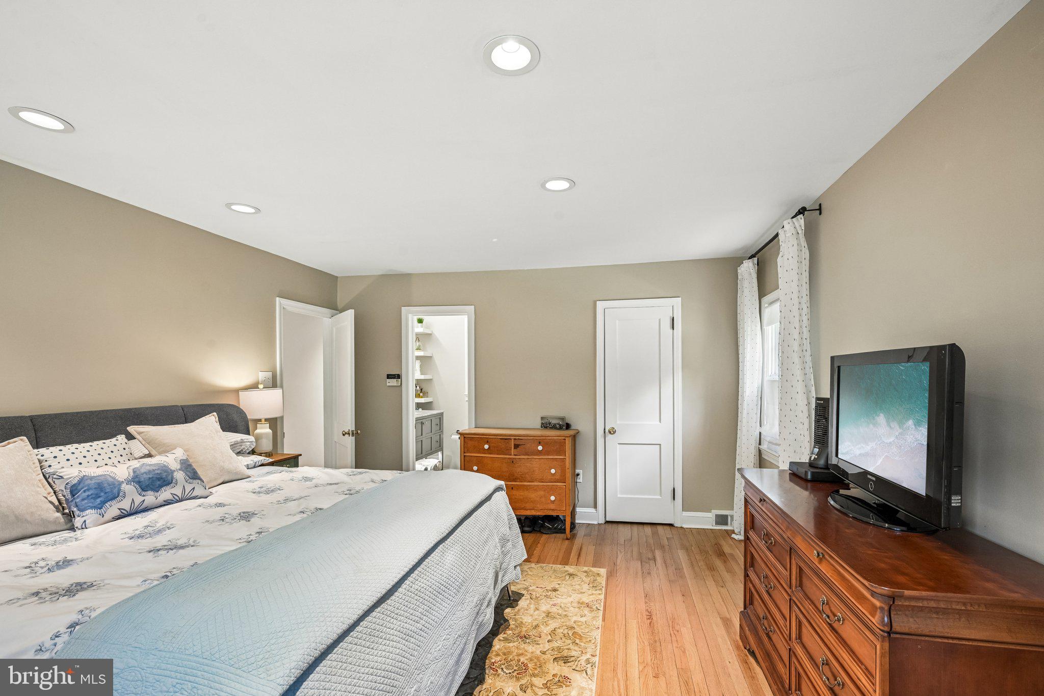 COLONIAL VIL - Residential