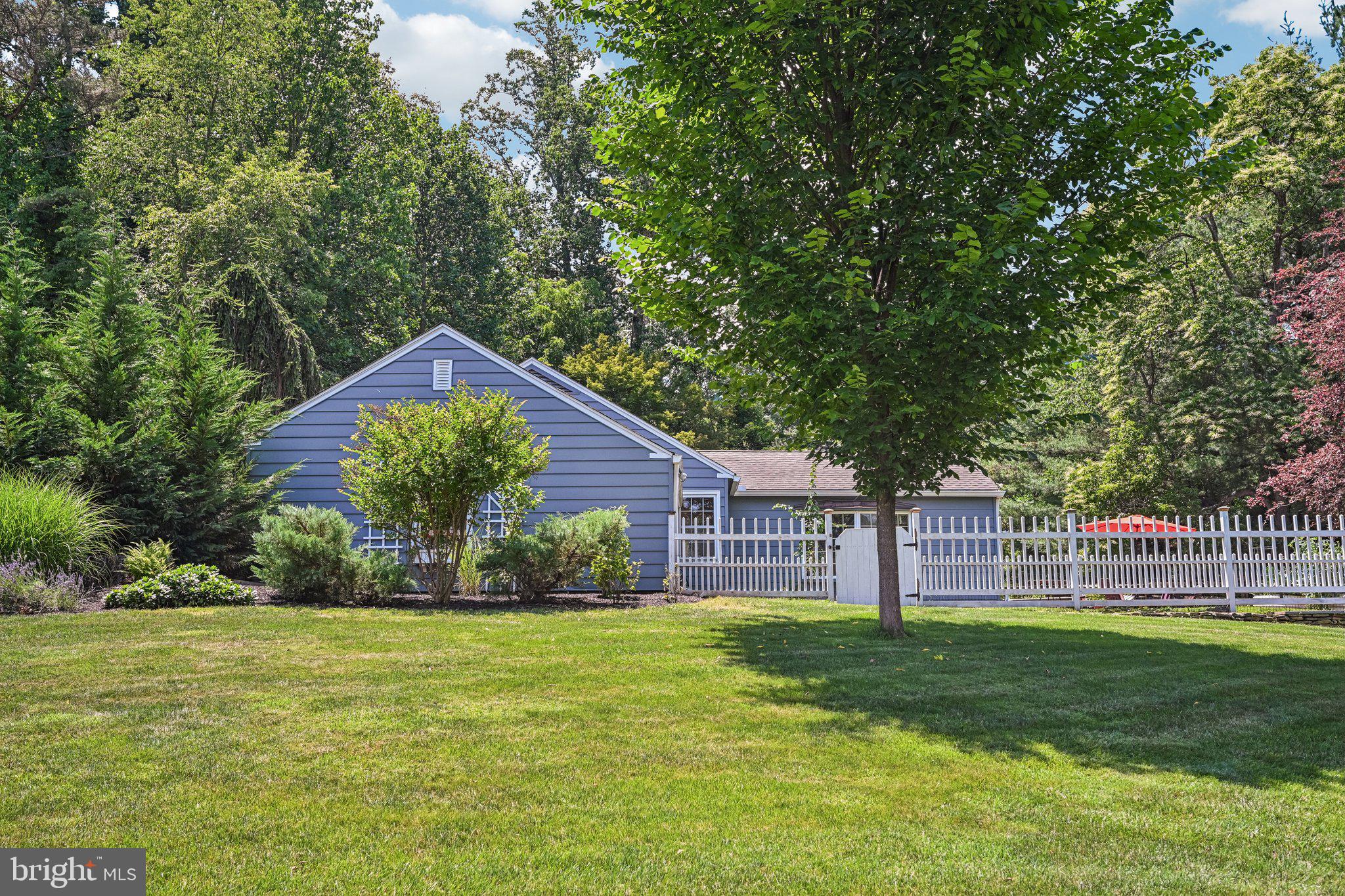 COLONIAL VIL - Residential