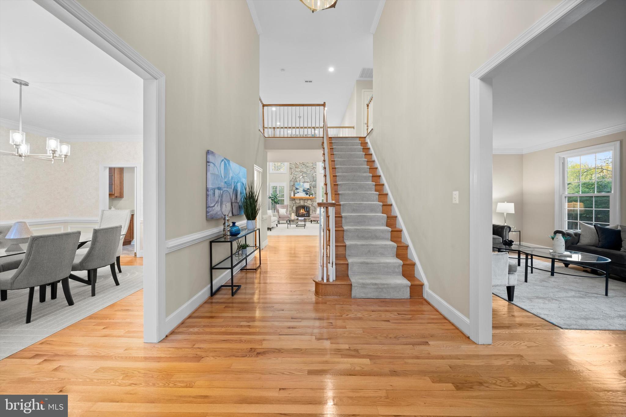 ENGLISH OAKS - Residential