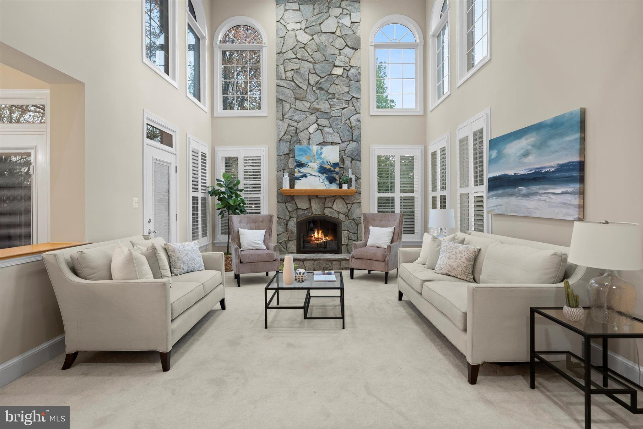 ENGLISH OAKS - Residential
