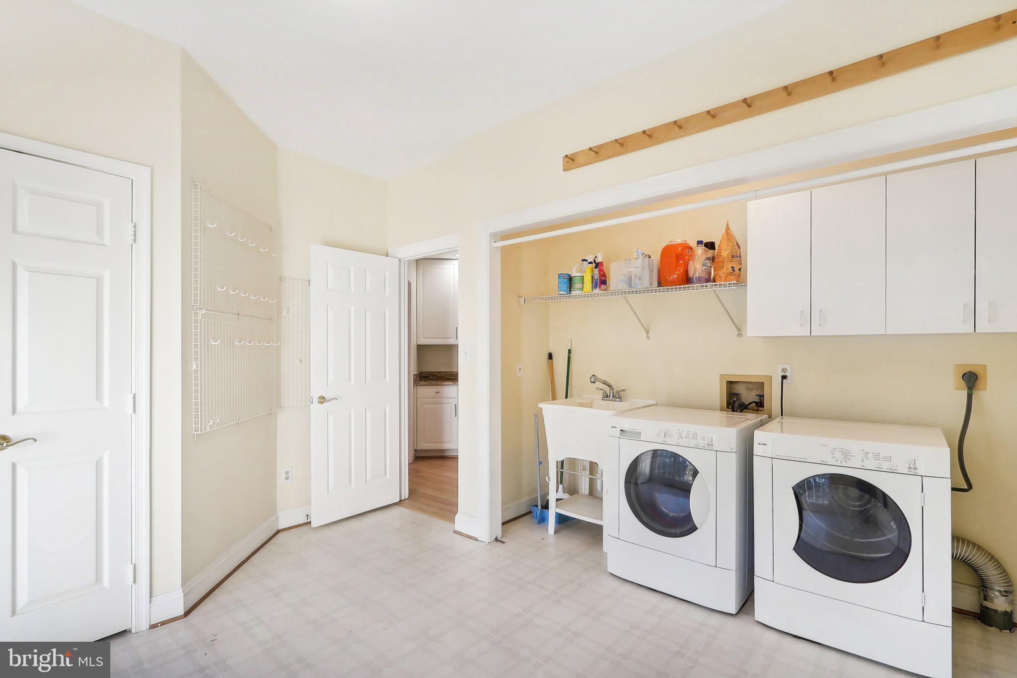DARNESTOWN OUTSIDE - Residential
