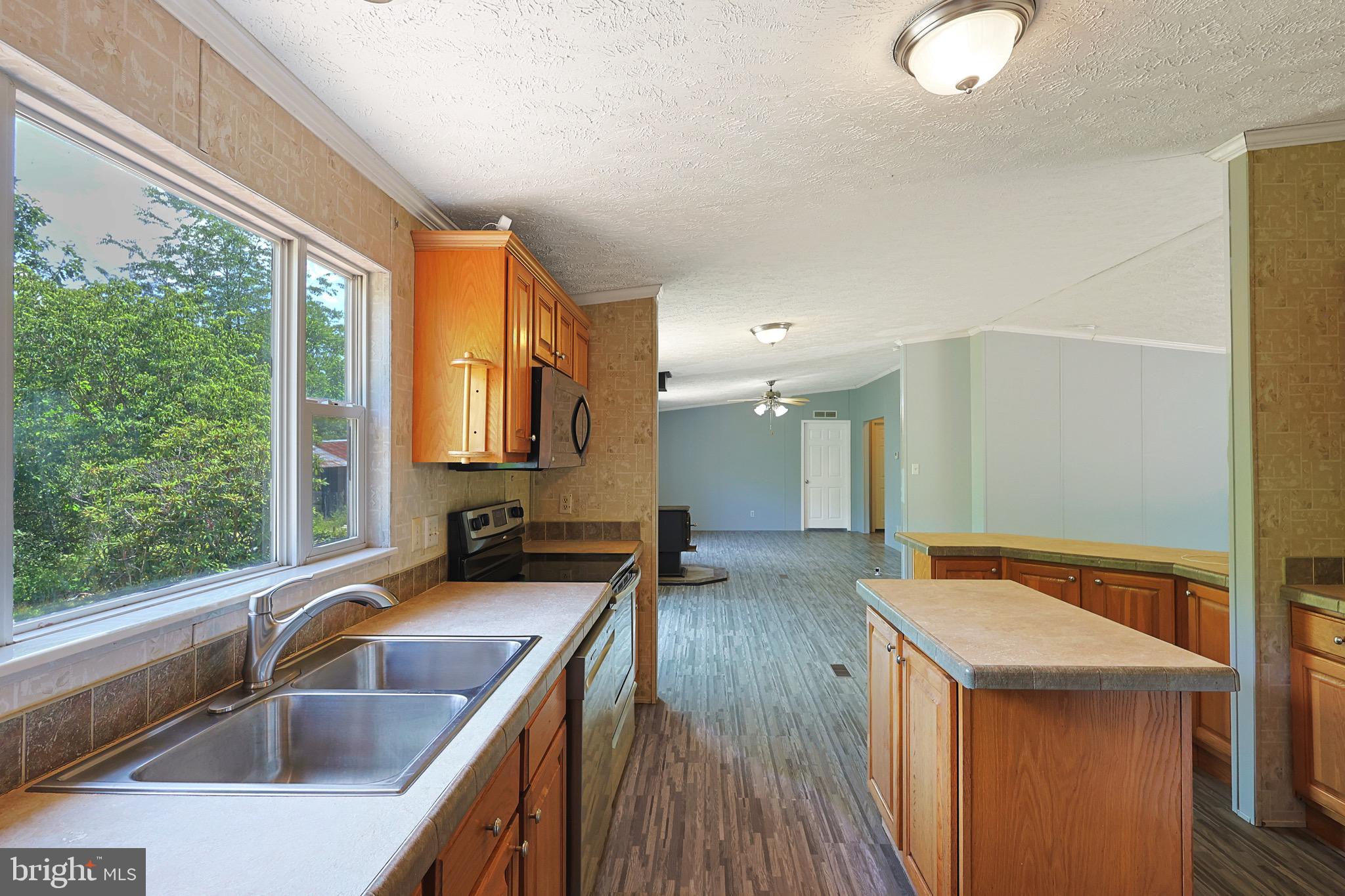 QUAKER WOODS - Residential