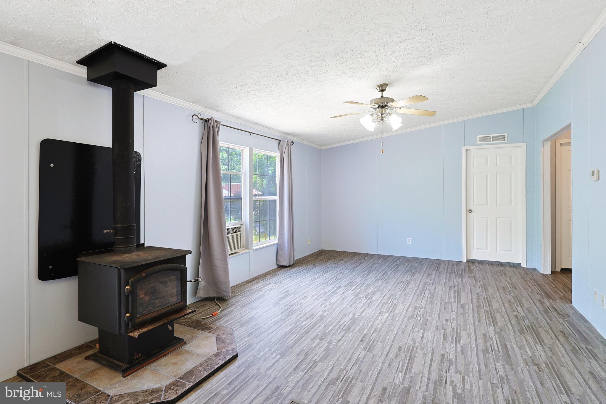QUAKER WOODS - Residential