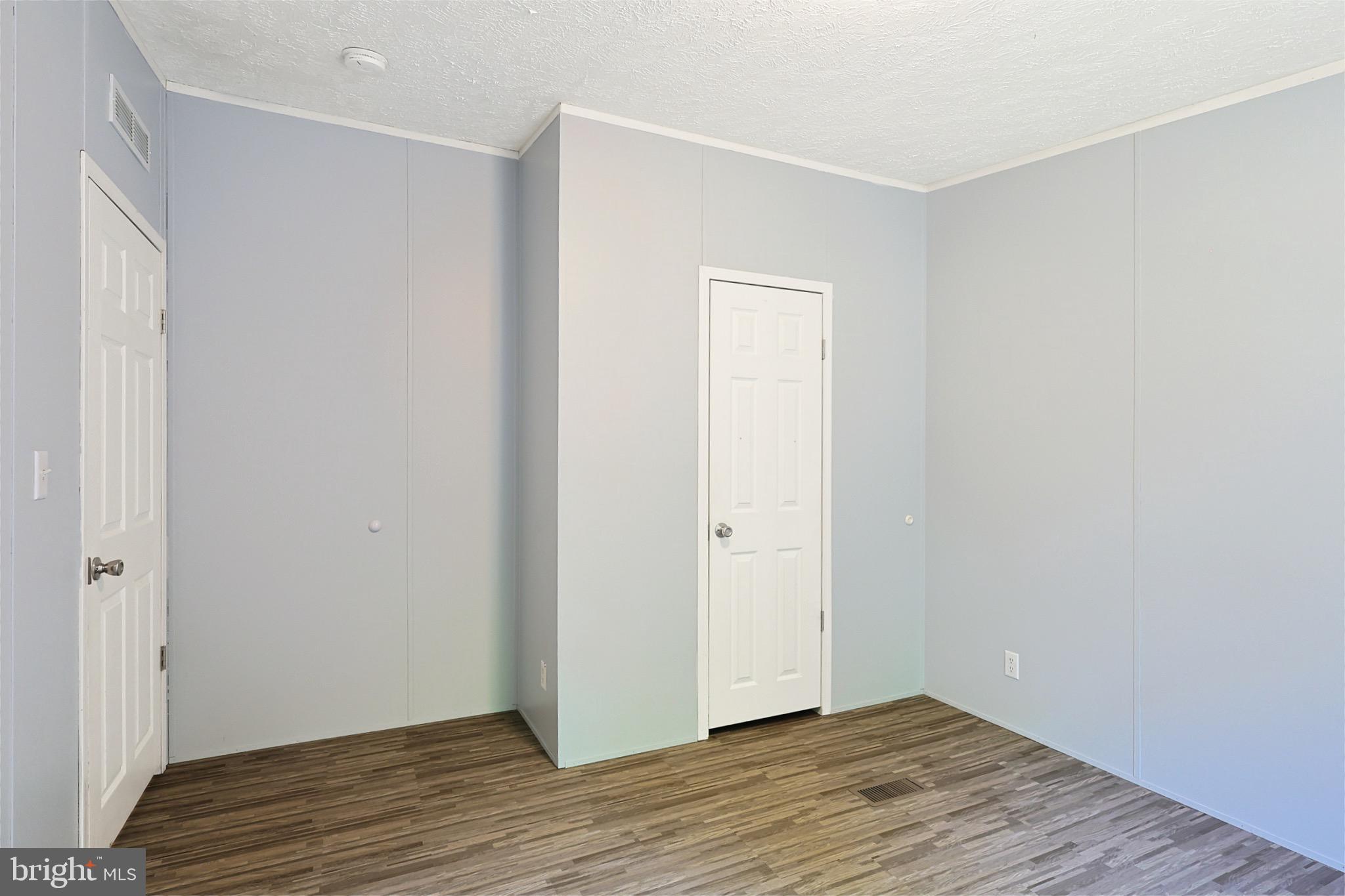 QUAKER WOODS - Residential