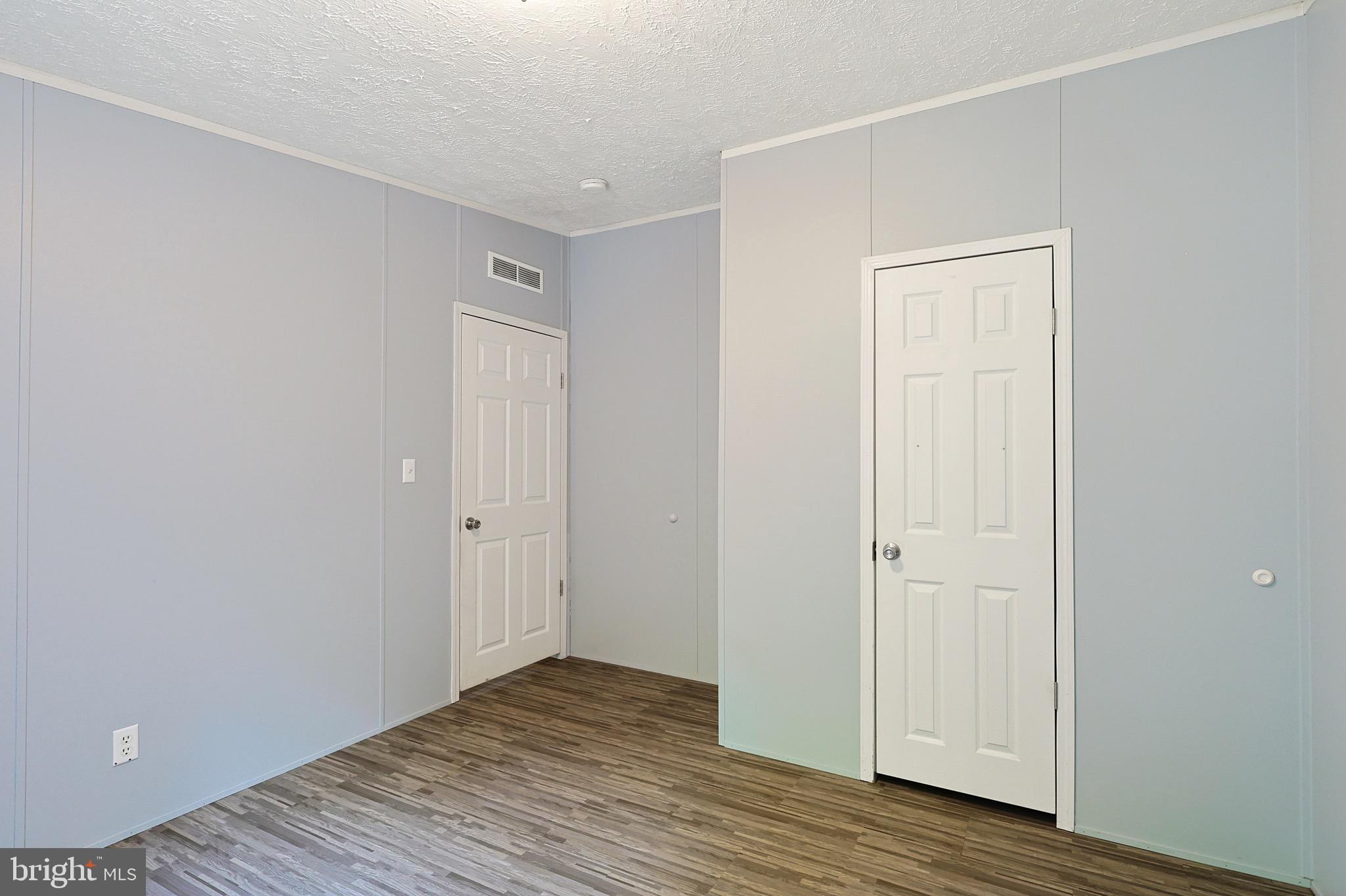 QUAKER WOODS - Residential