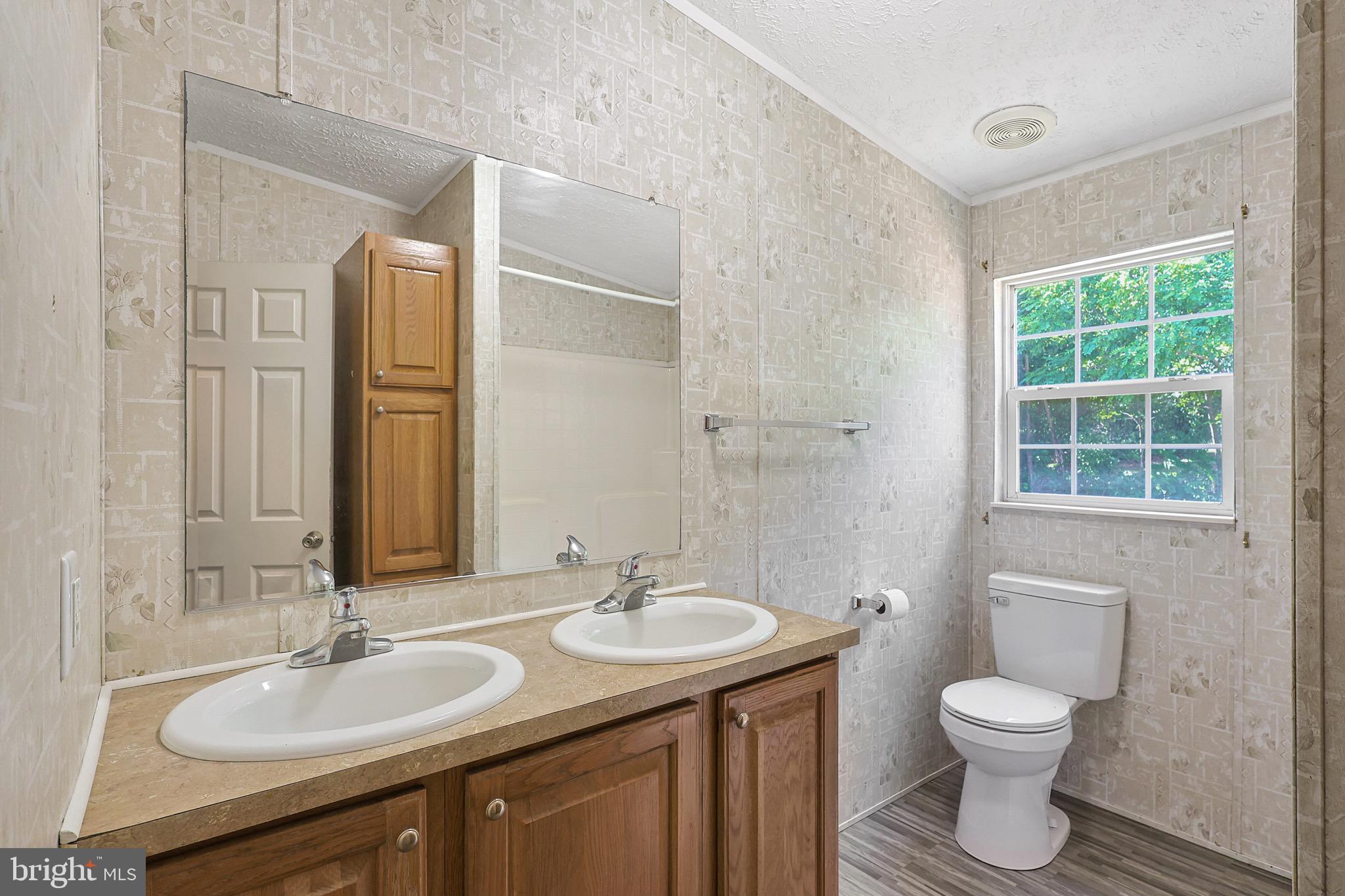 QUAKER WOODS - Residential