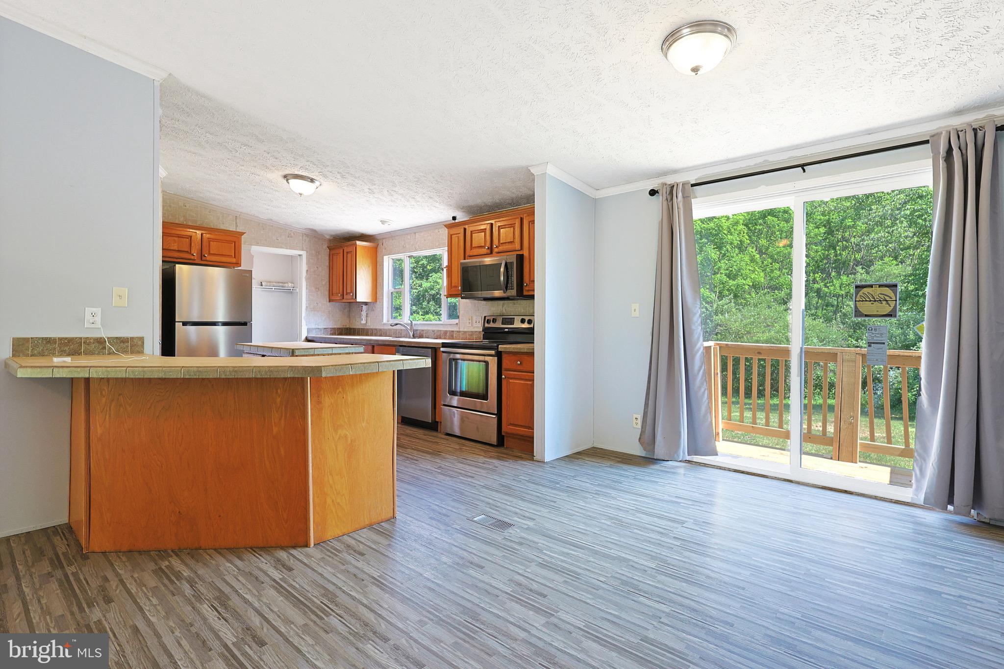 QUAKER WOODS - Residential