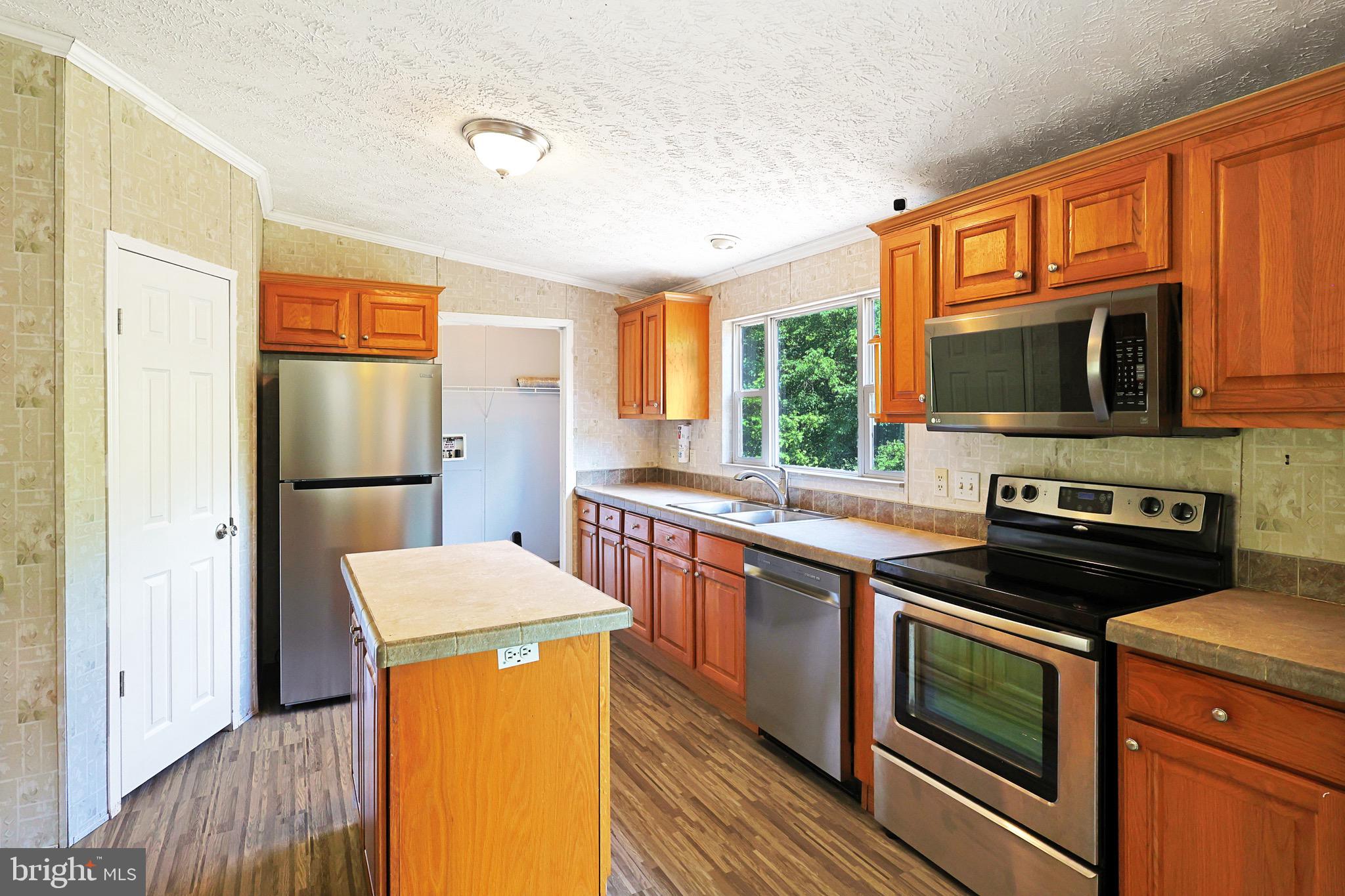 QUAKER WOODS - Residential