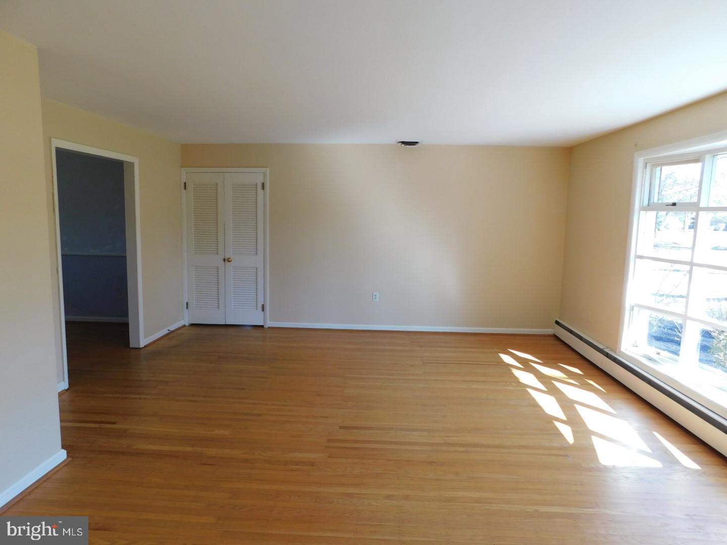 BUTTONWOOD MANOR - Residential