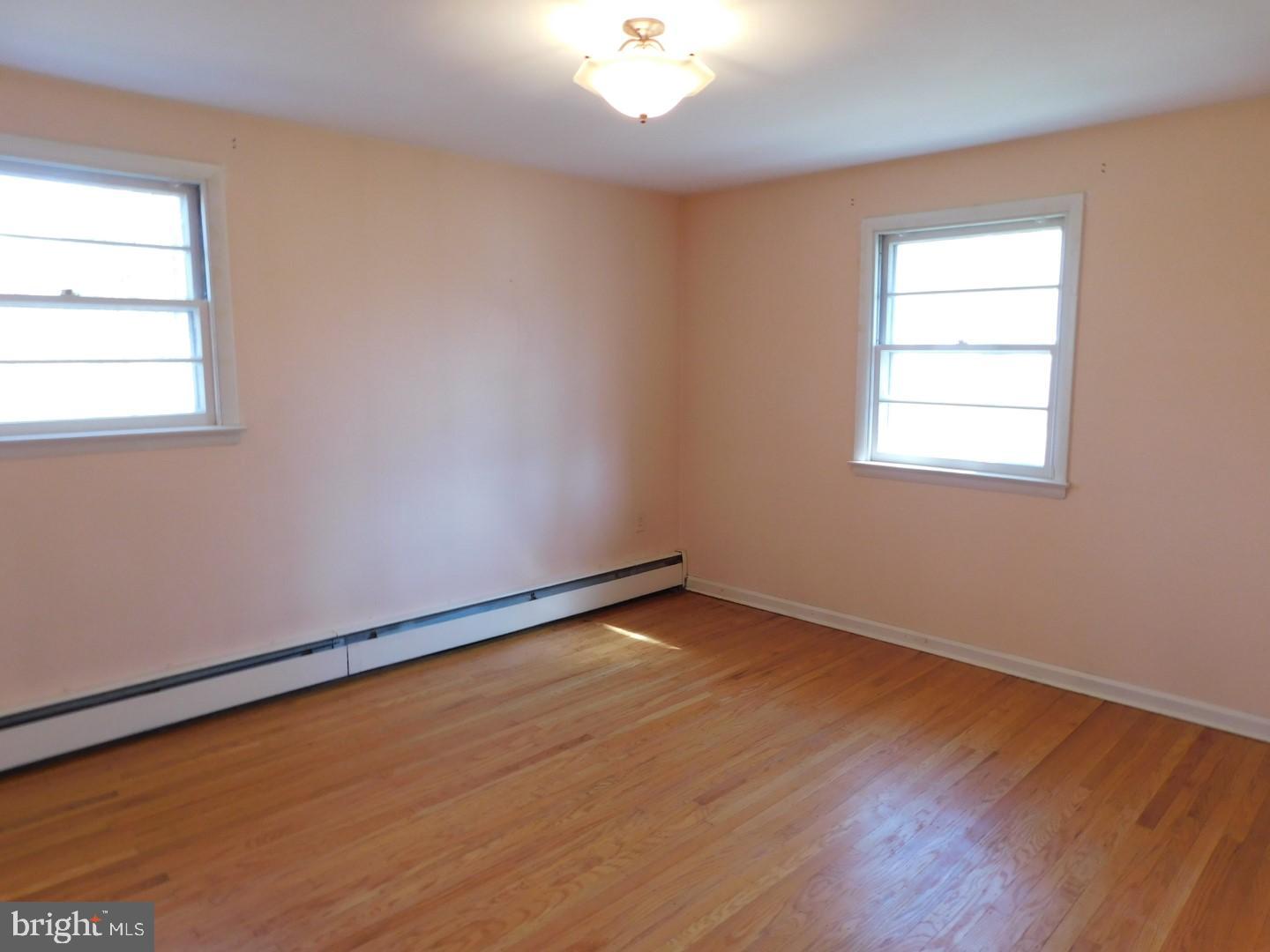 BUTTONWOOD MANOR - Residential