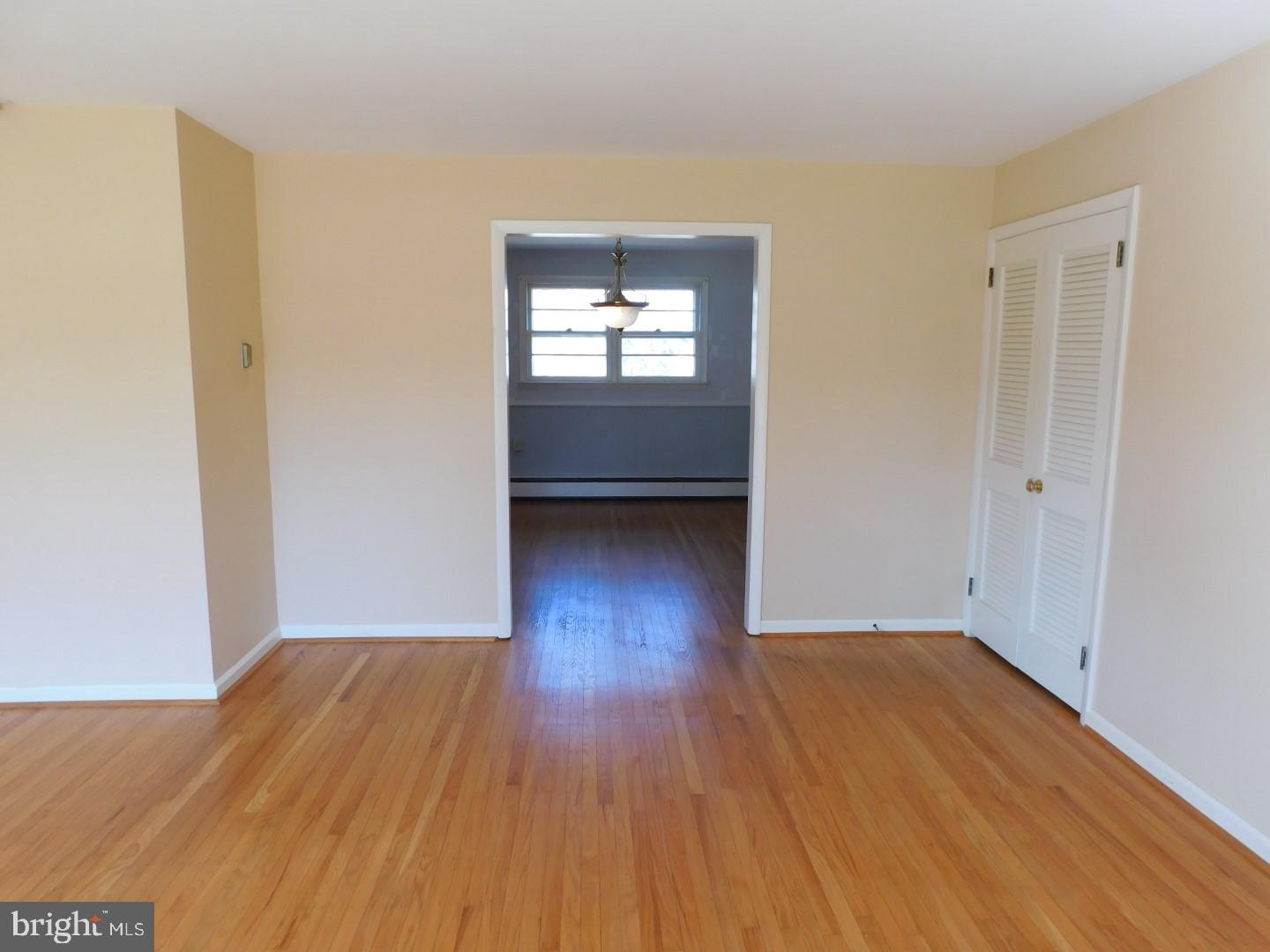 BUTTONWOOD MANOR - Residential