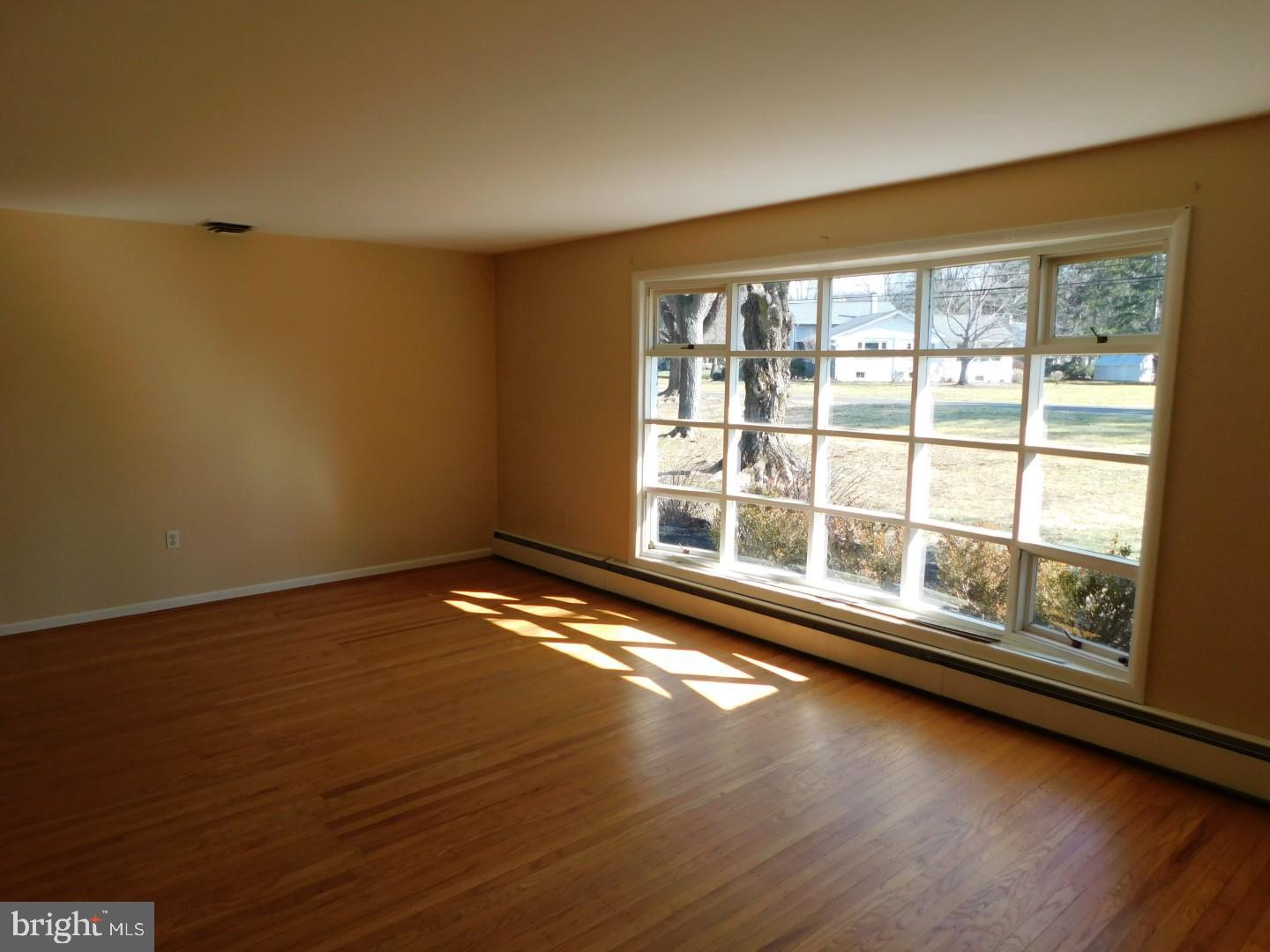 BUTTONWOOD MANOR - Residential
