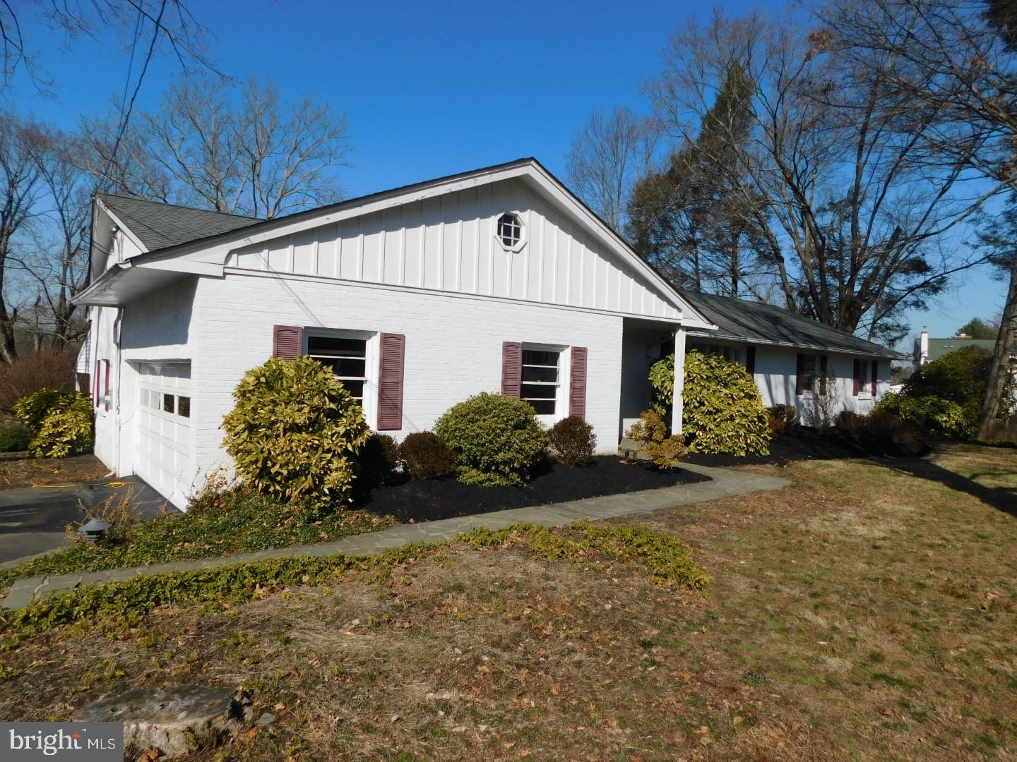 BUTTONWOOD MANOR - Residential