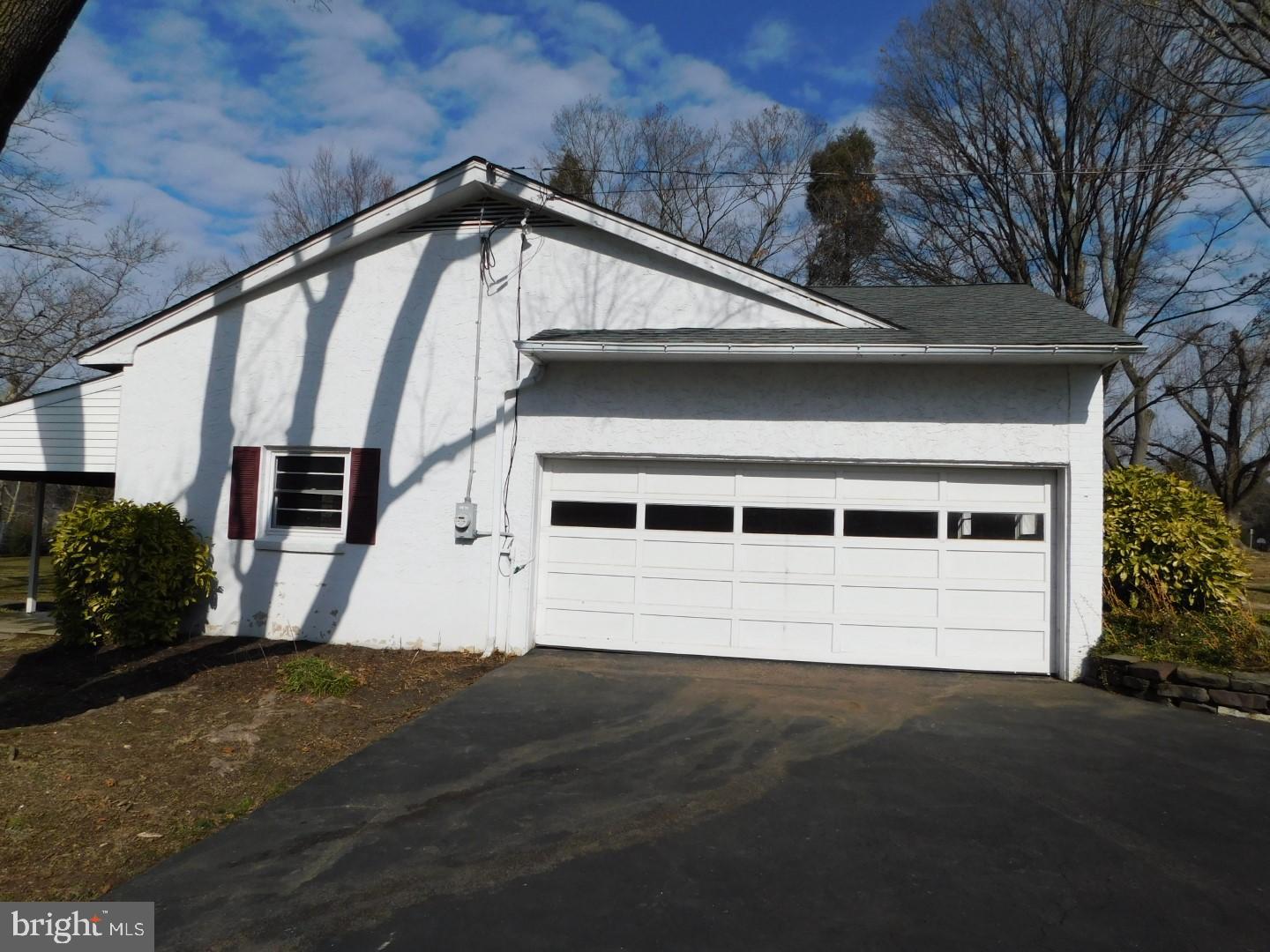 BUTTONWOOD MANOR - Residential