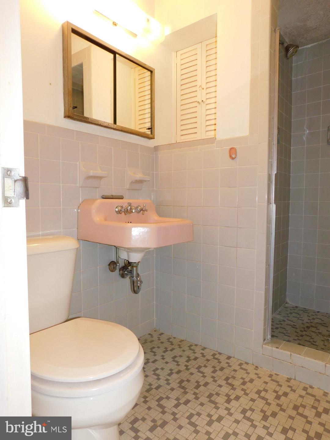 BUTTONWOOD MANOR - Residential