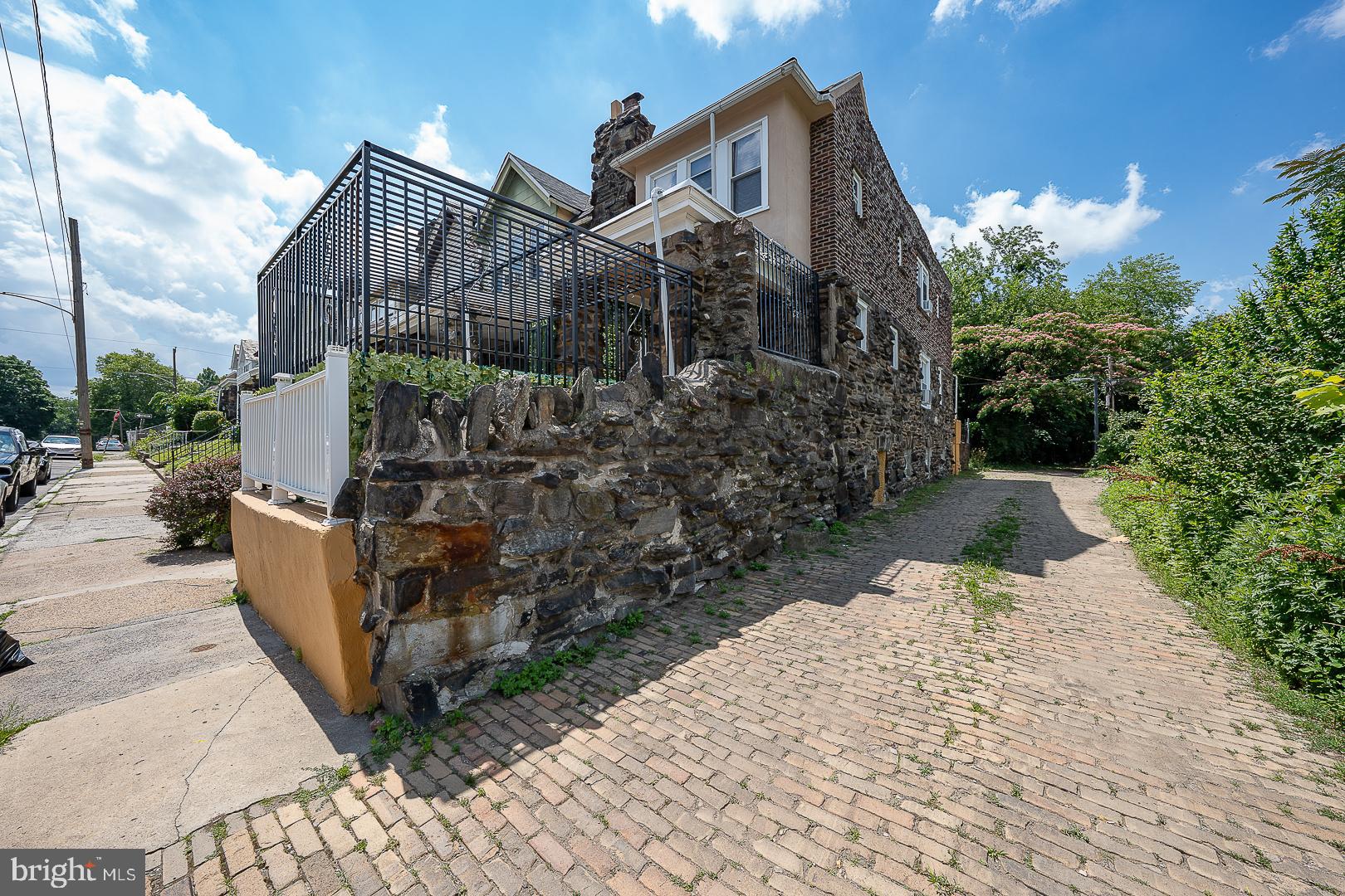GERMANTOWN (EAST) - Residential