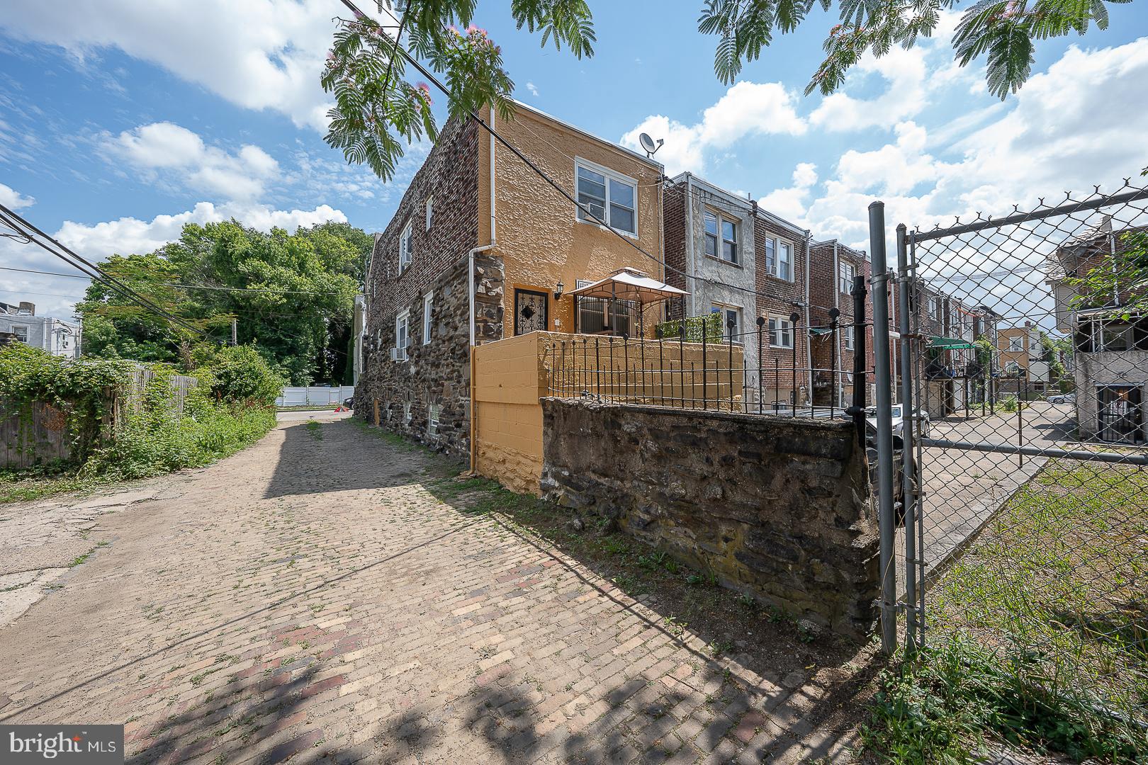 GERMANTOWN (EAST) - Residential