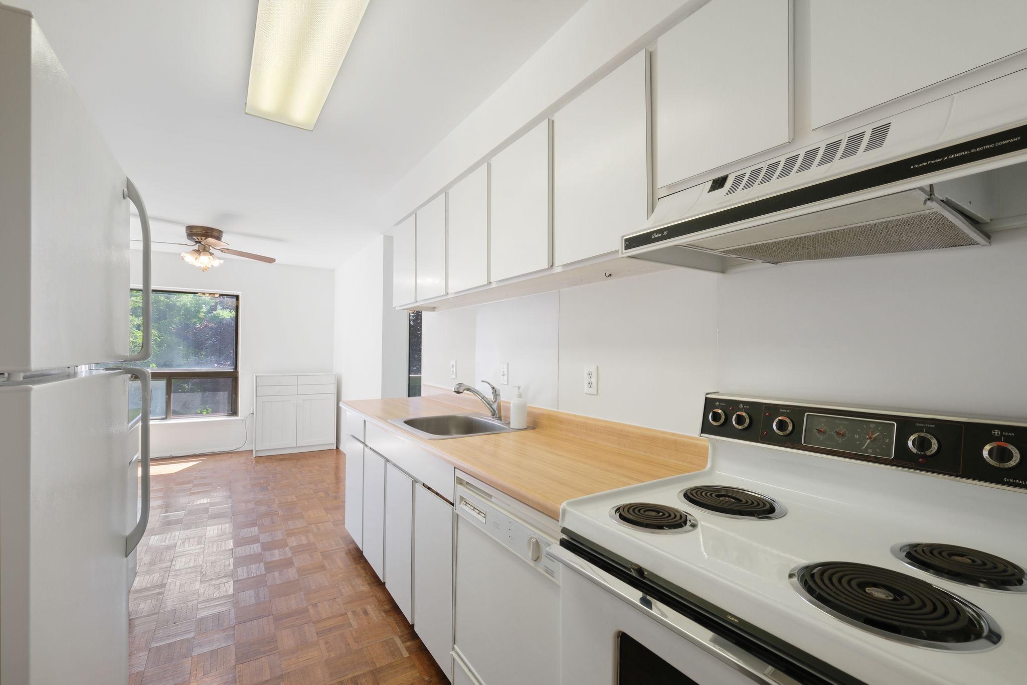 HYDE PARK - Residential