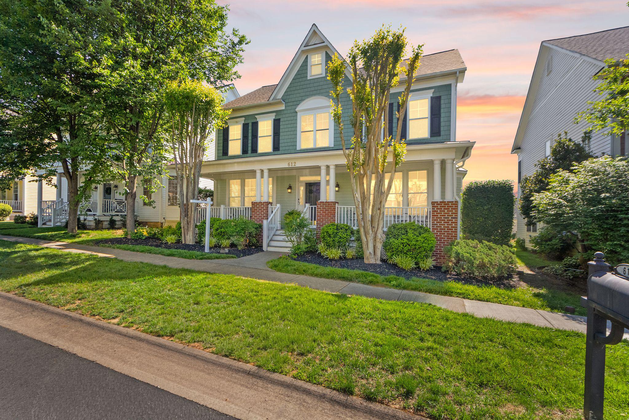 THE VILLAGE CASE - Residential