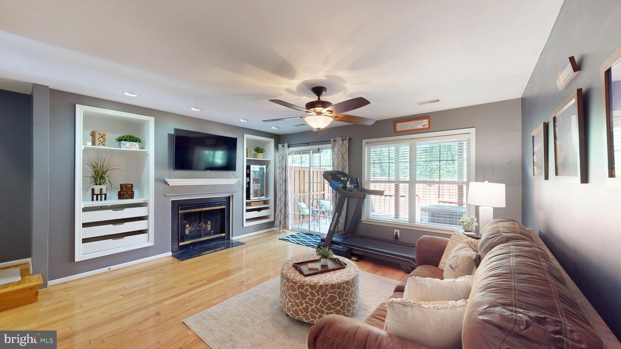 SIGNATURE AT BROADLANDS - Residential