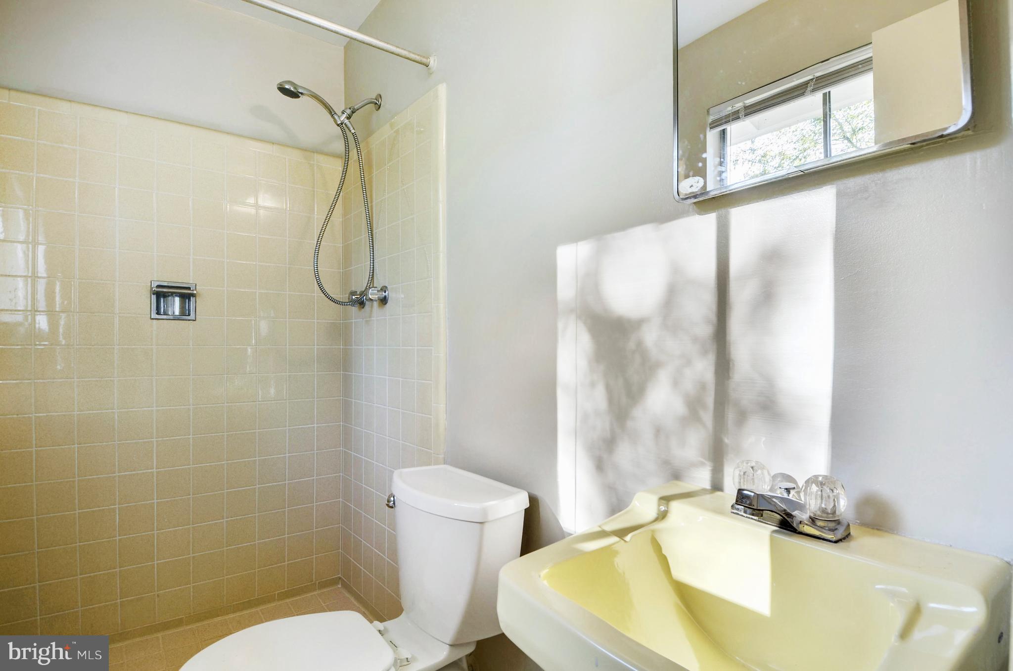 KEMP MILL ESTATES - Residential