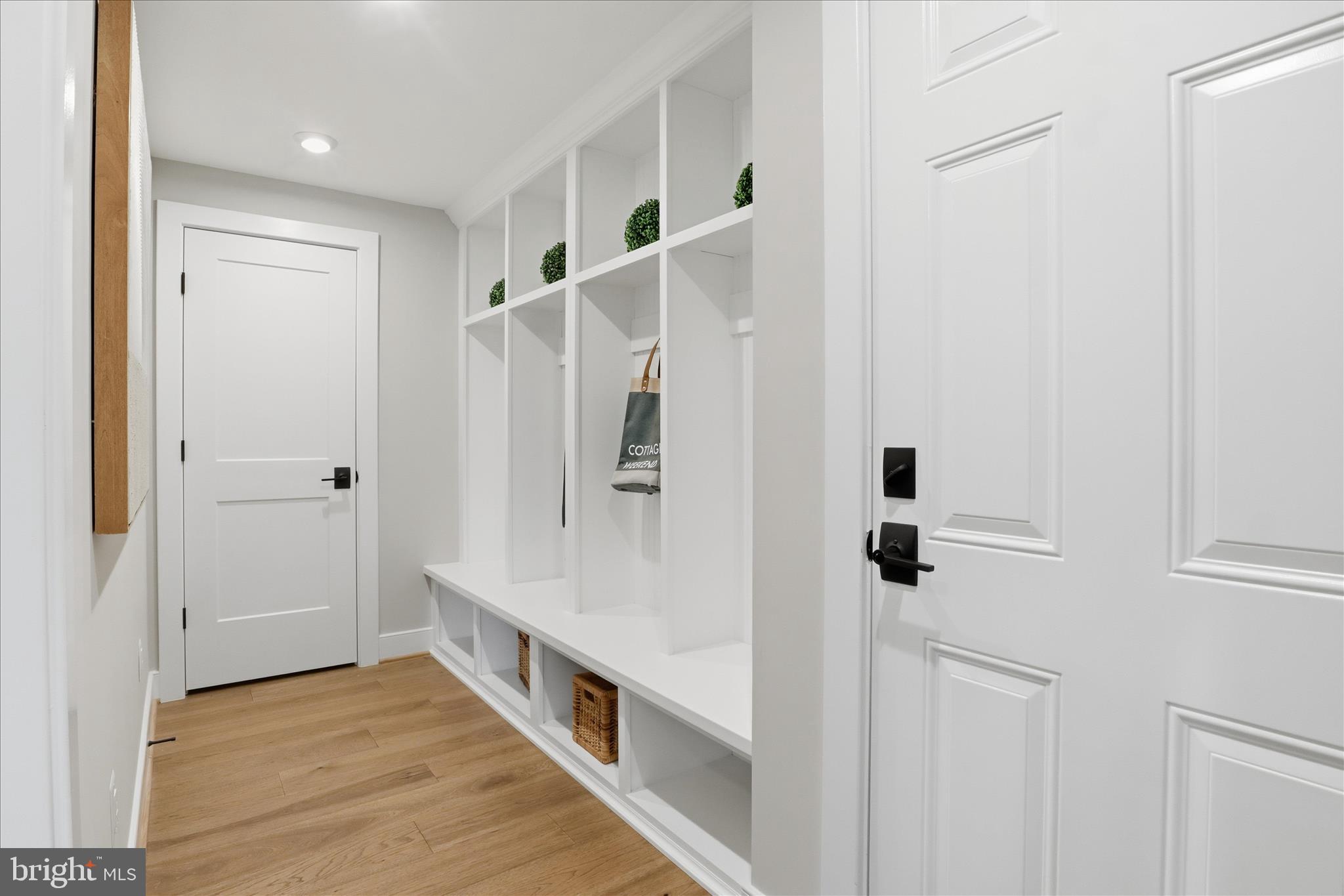 VIENNA WOODS - Residential