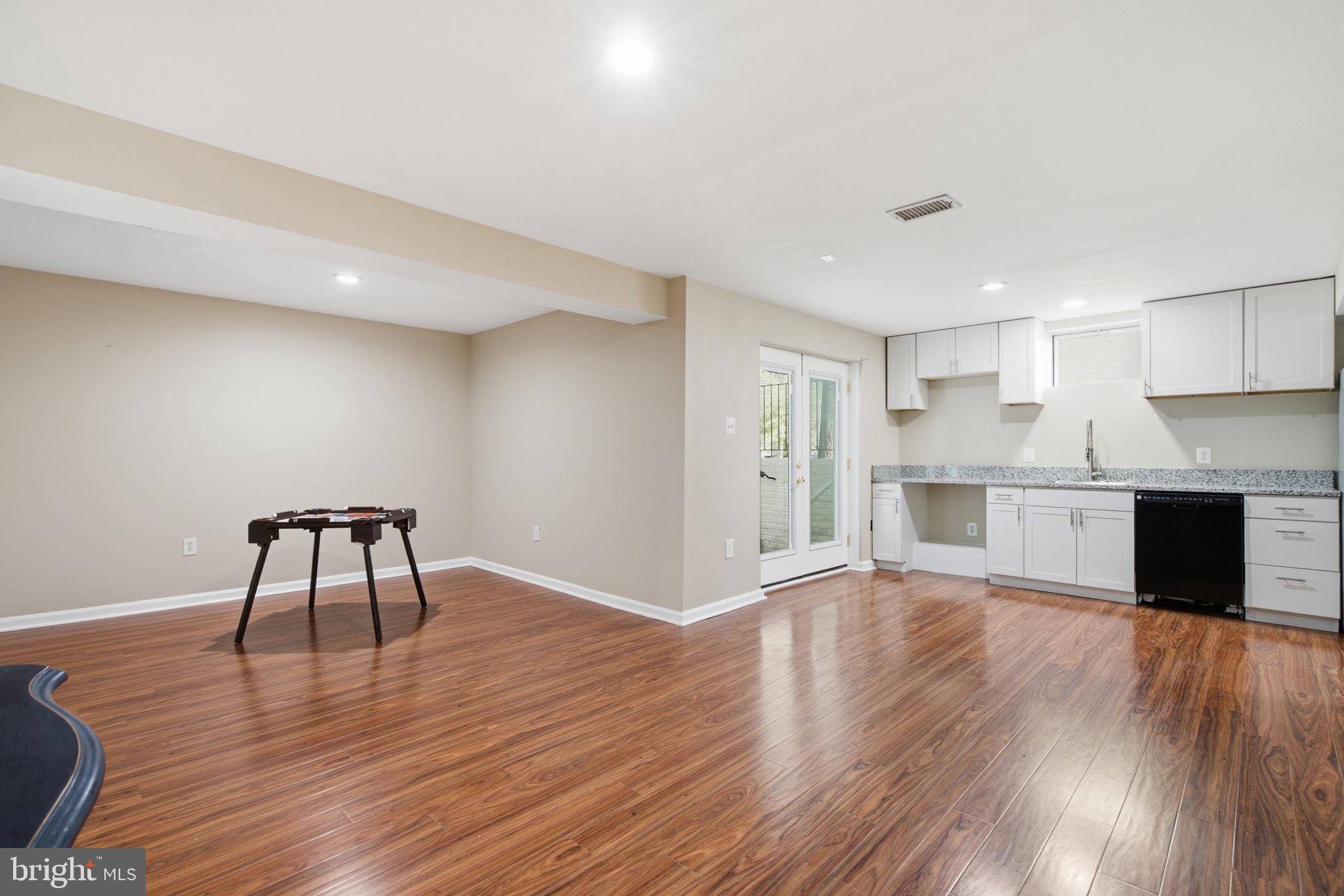 LOWES ISLAND - Residential