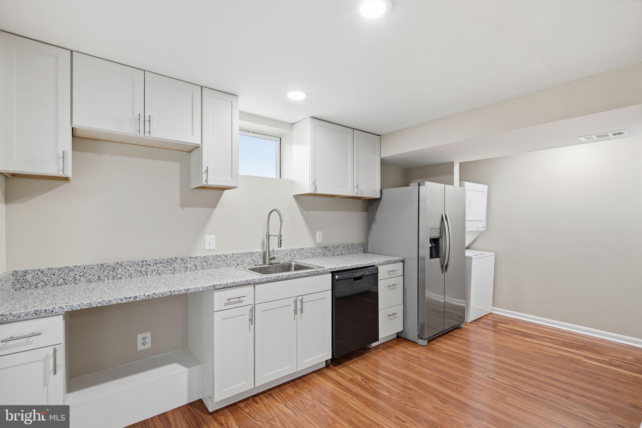 LOWES ISLAND - Residential
