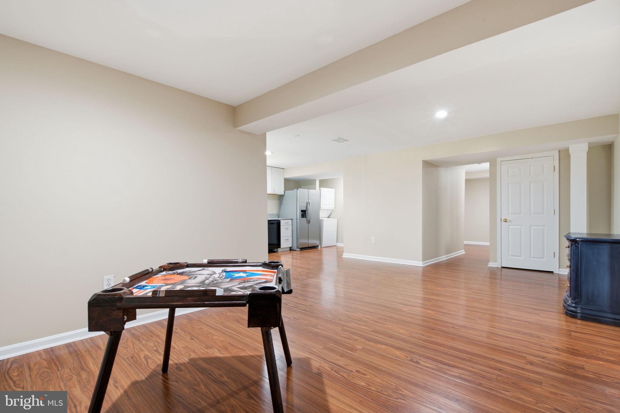 LOWES ISLAND - Residential
