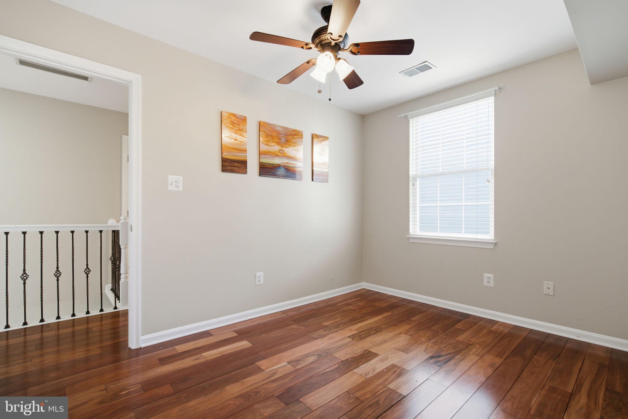 LOWES ISLAND - Residential