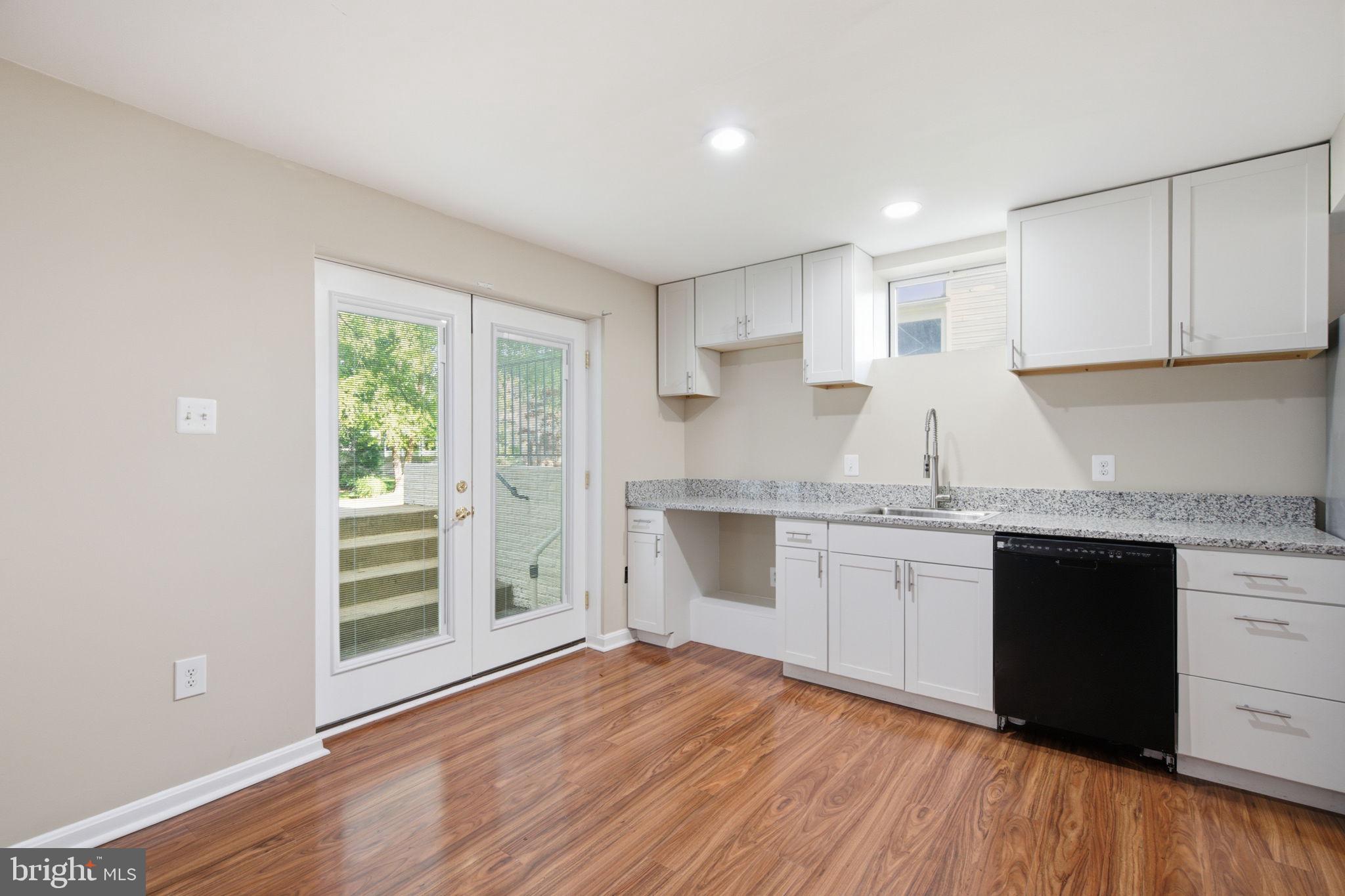 LOWES ISLAND - Residential
