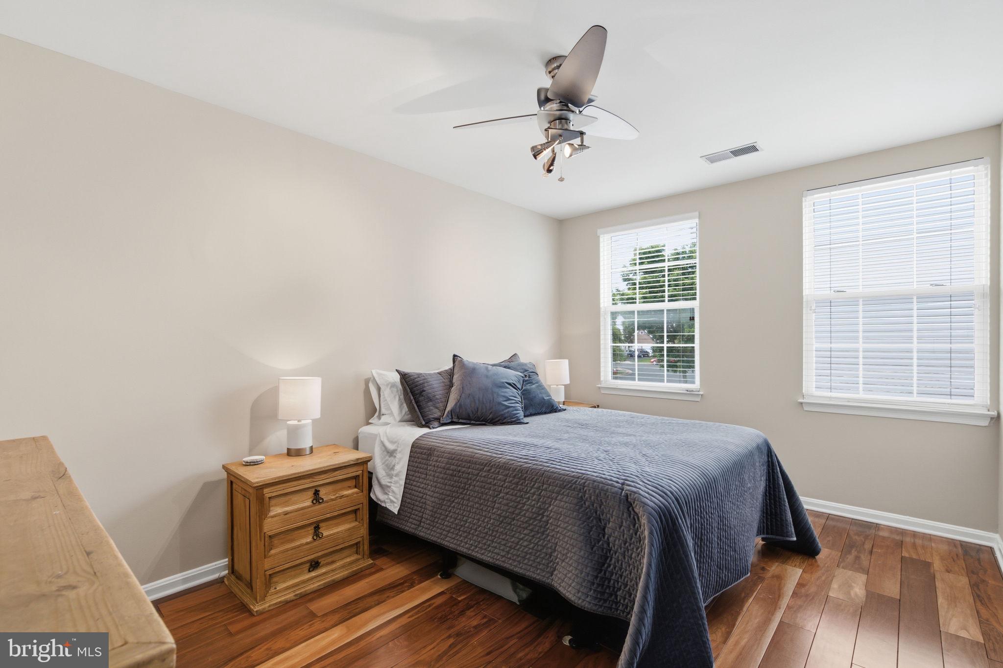 LOWES ISLAND - Residential