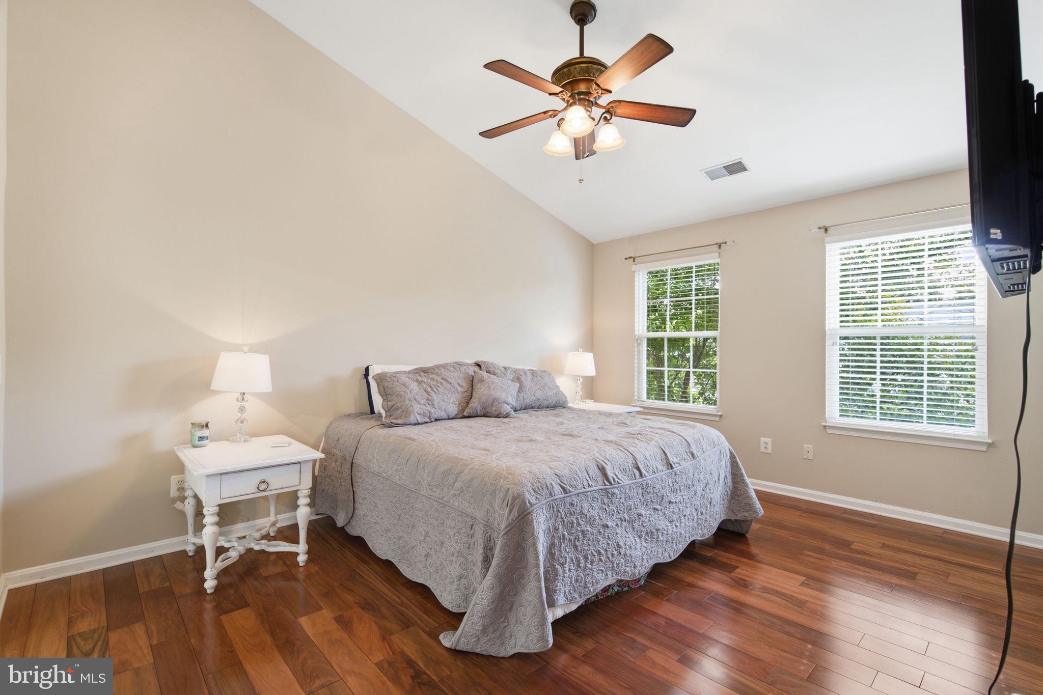 LOWES ISLAND - Residential