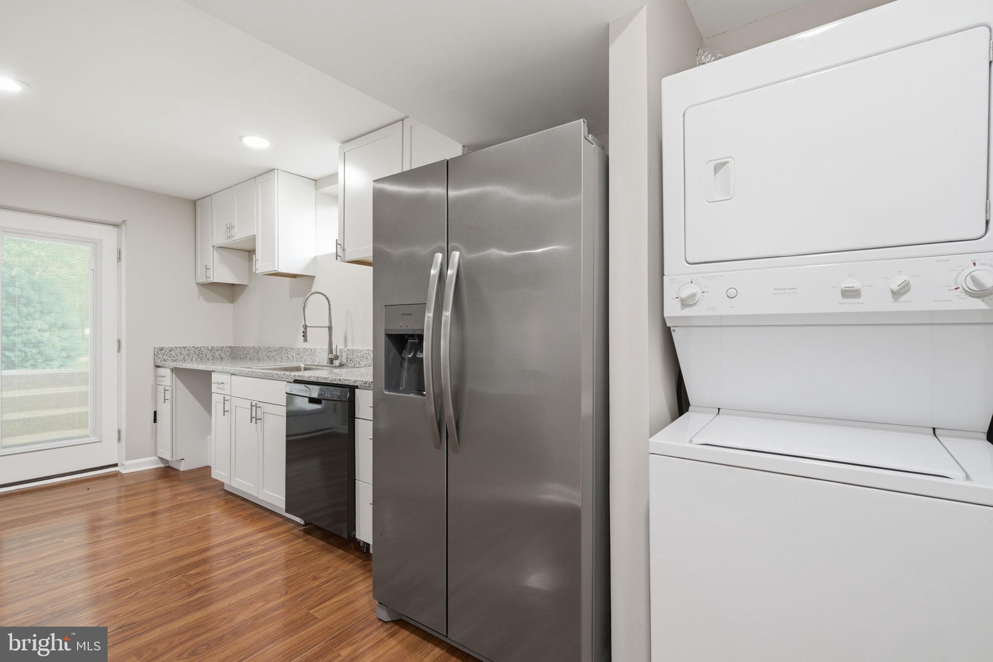 LOWES ISLAND - Residential