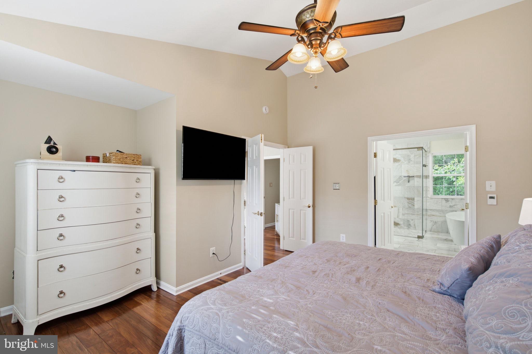 LOWES ISLAND - Residential