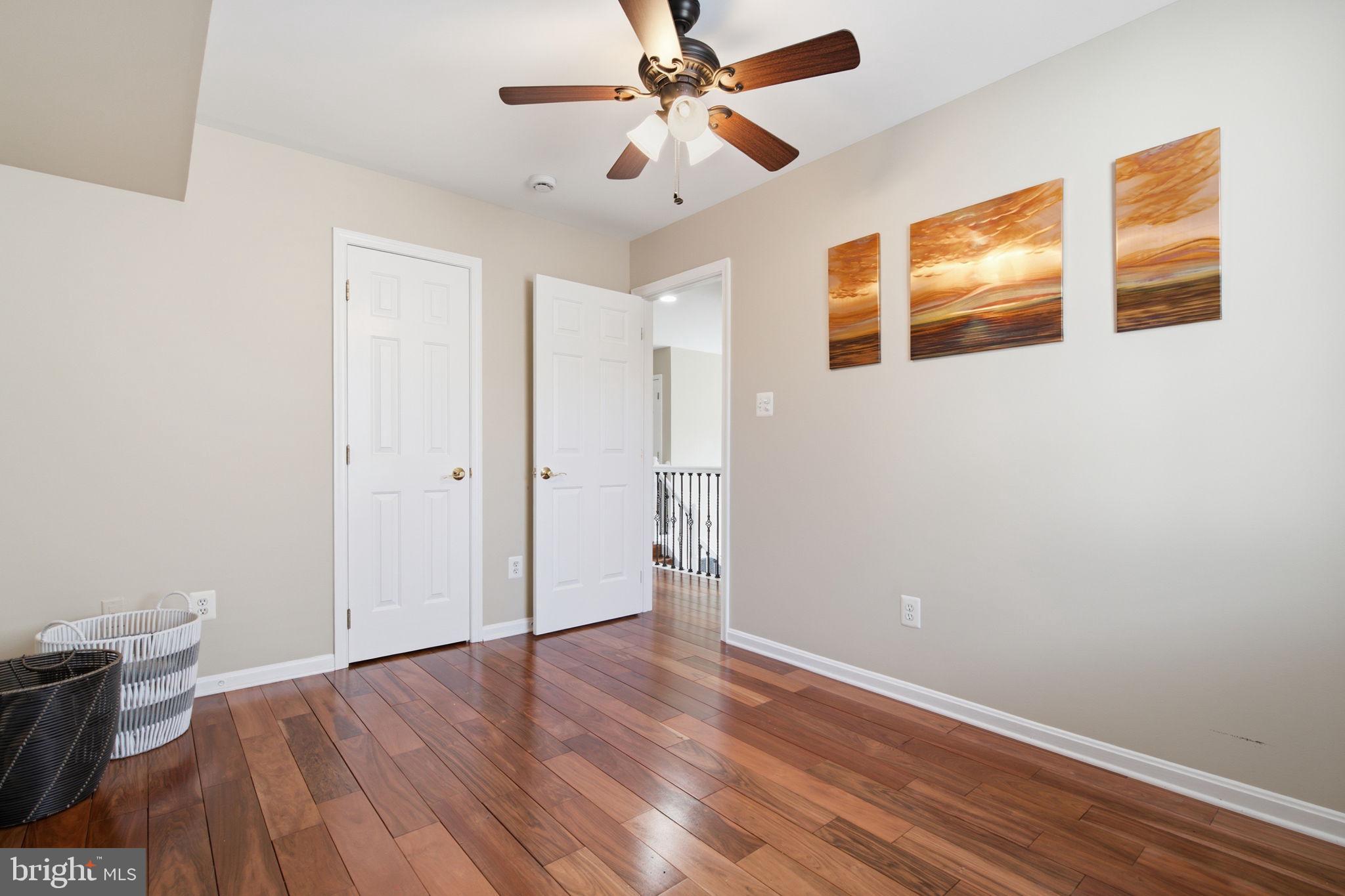 LOWES ISLAND - Residential