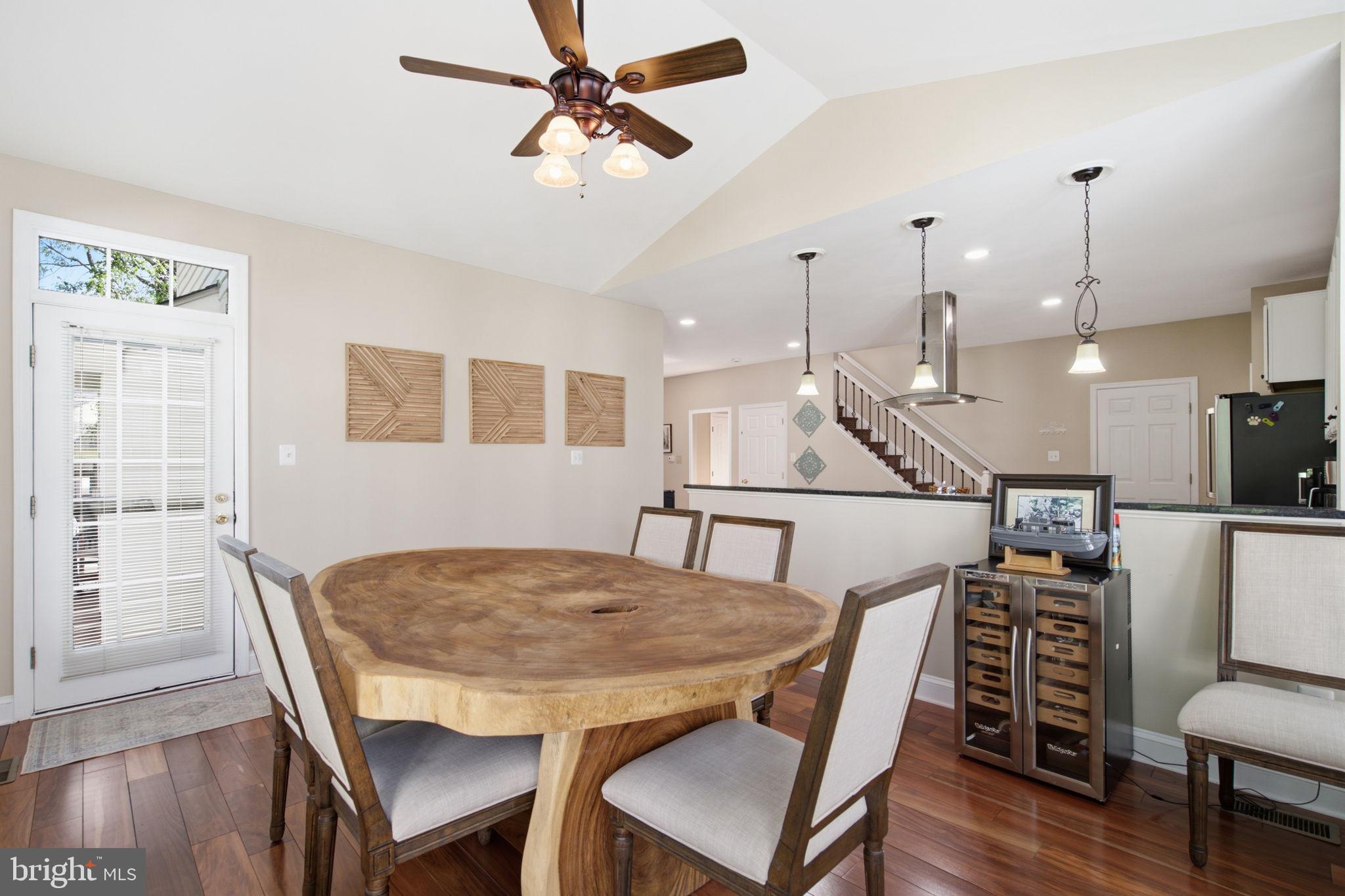 LOWES ISLAND - Residential