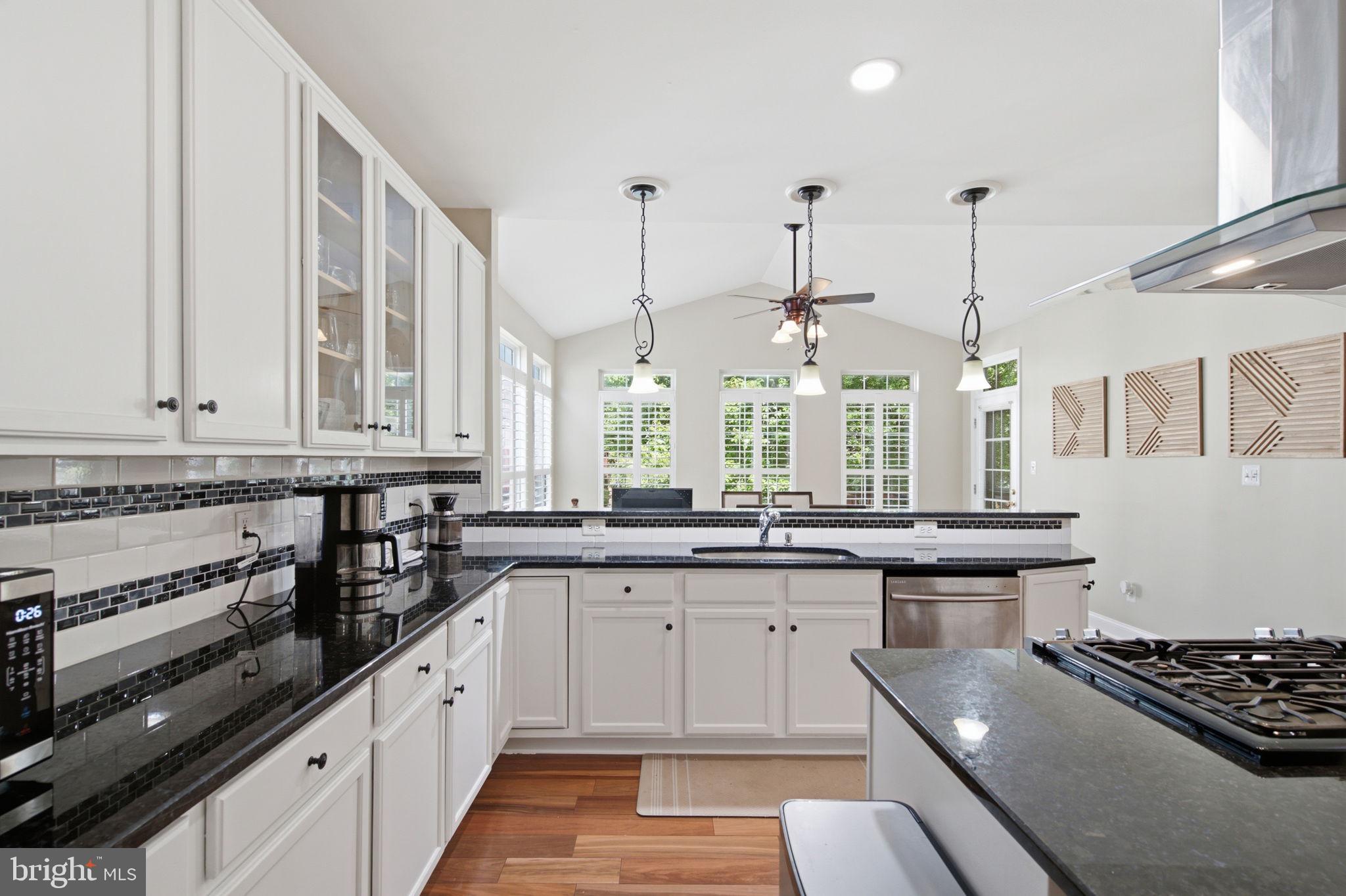 LOWES ISLAND - Residential