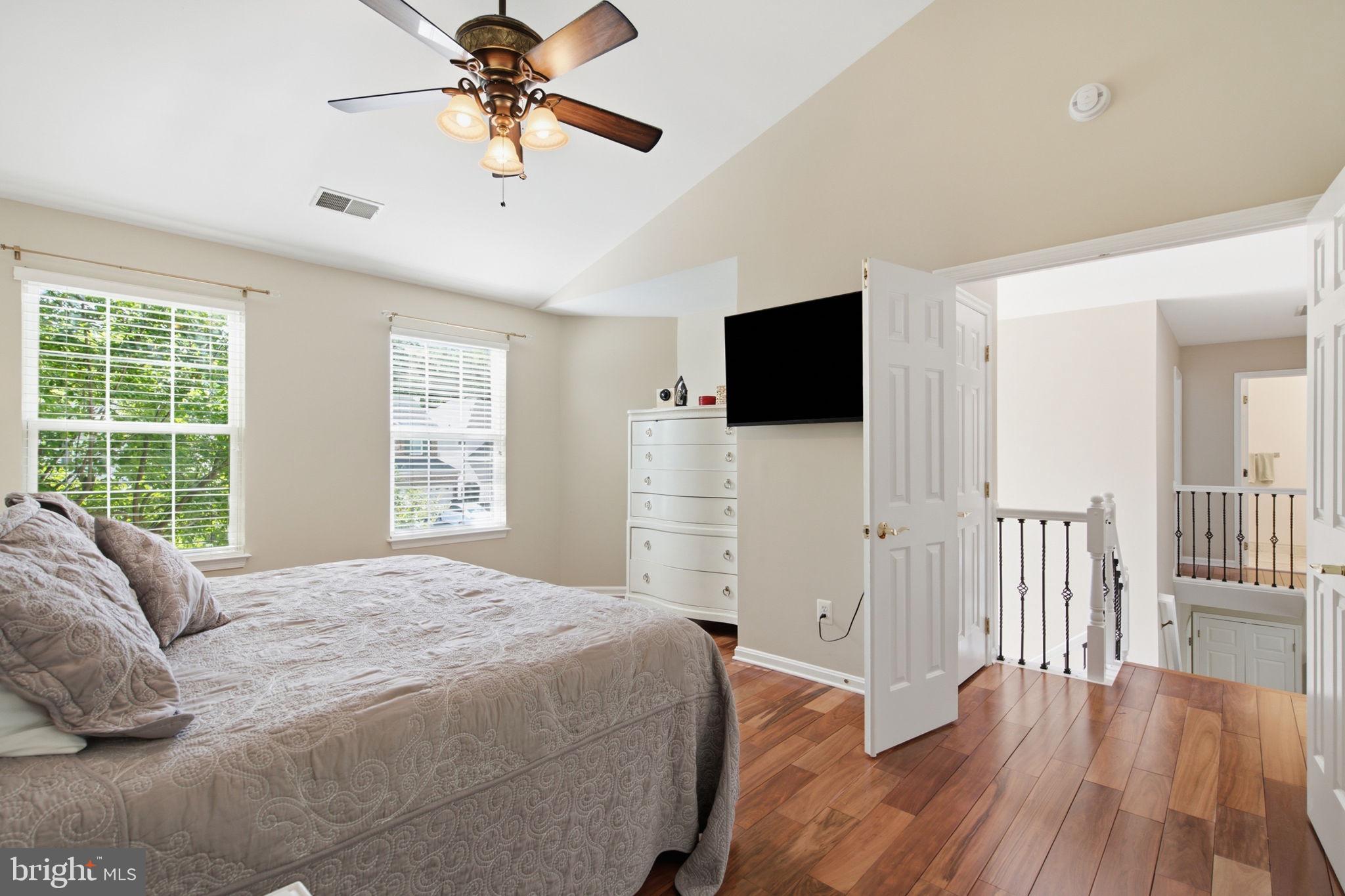 LOWES ISLAND - Residential