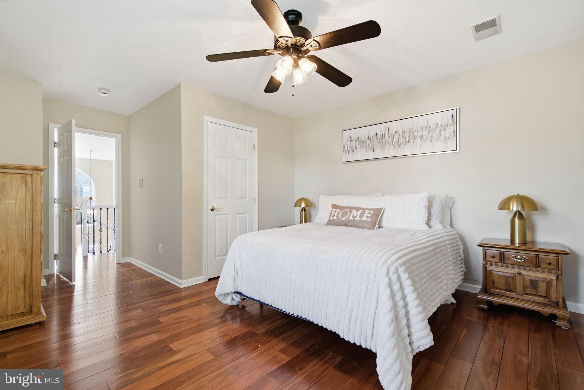 LOWES ISLAND - Residential
