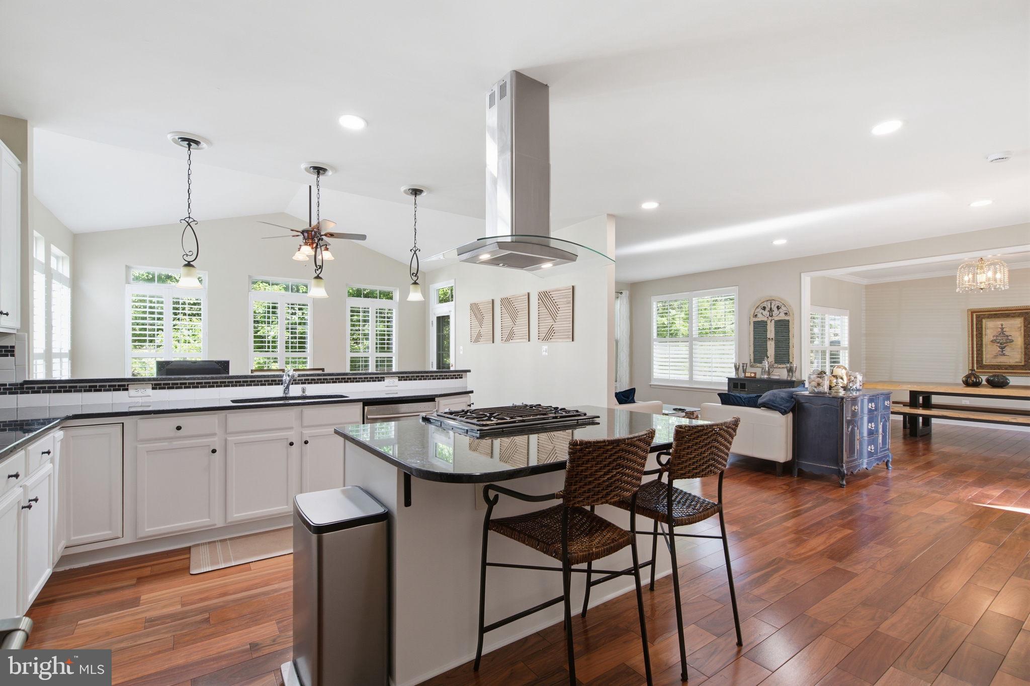 LOWES ISLAND - Residential