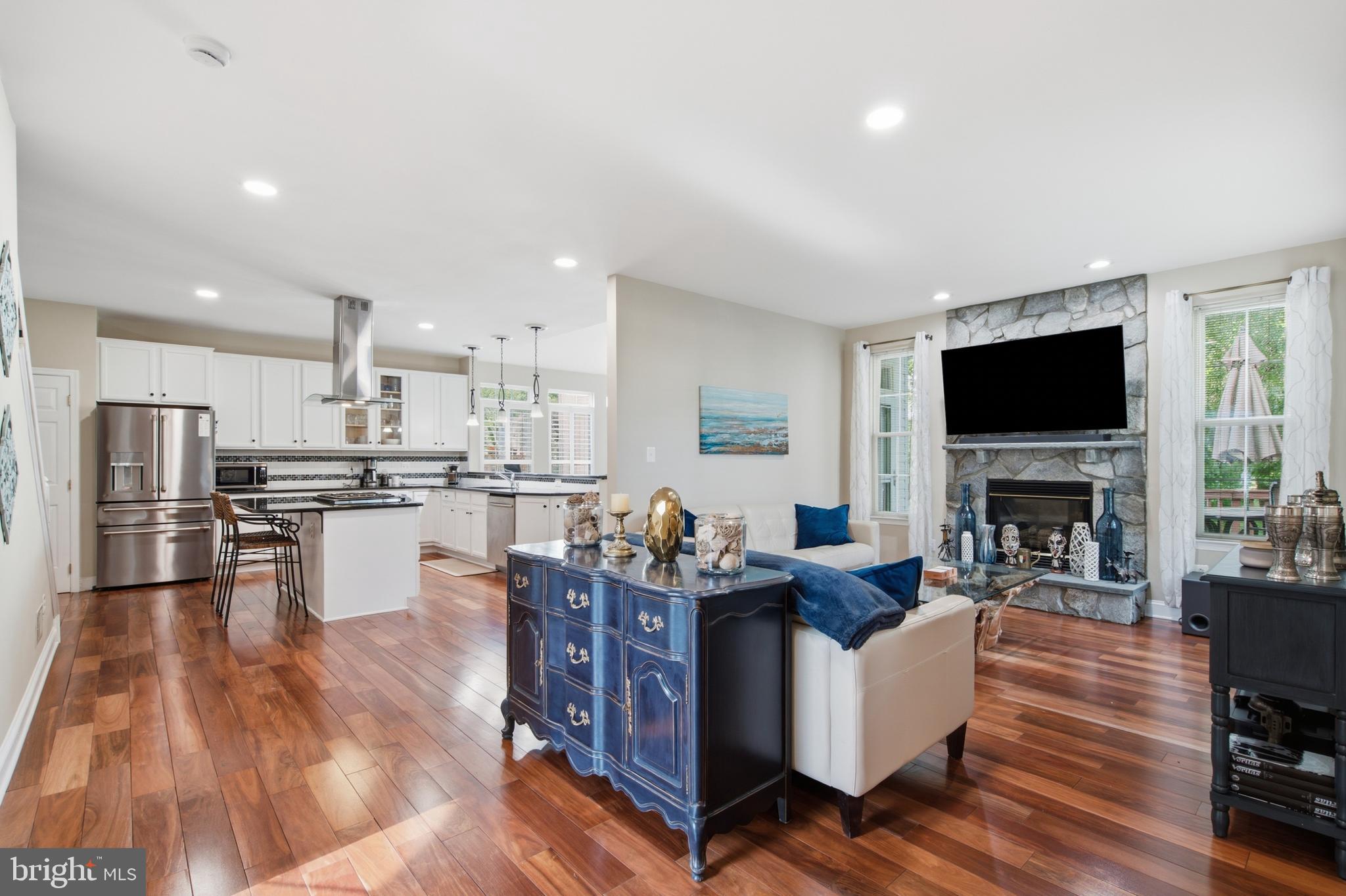 LOWES ISLAND - Residential