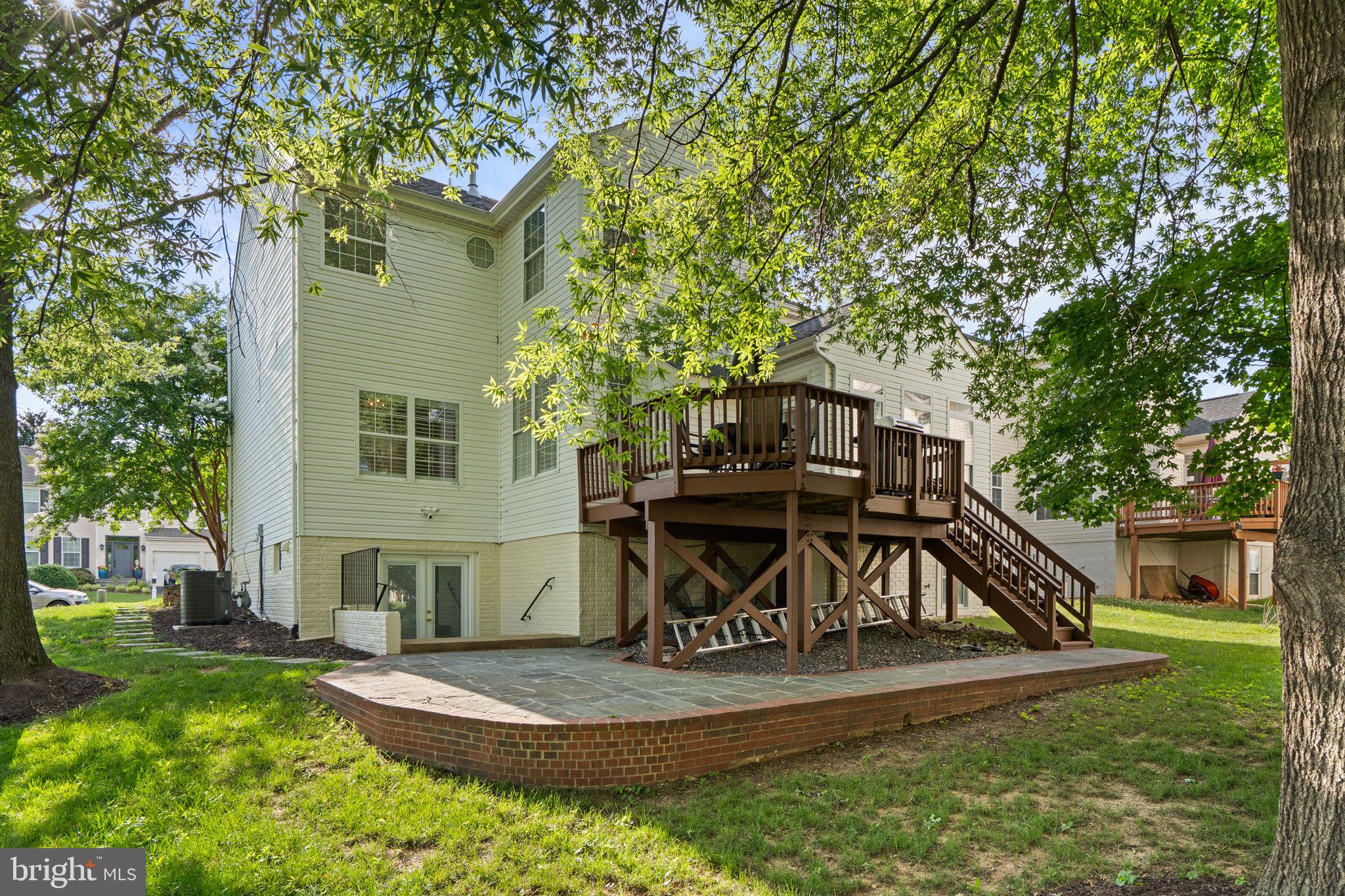 LOWES ISLAND - Residential