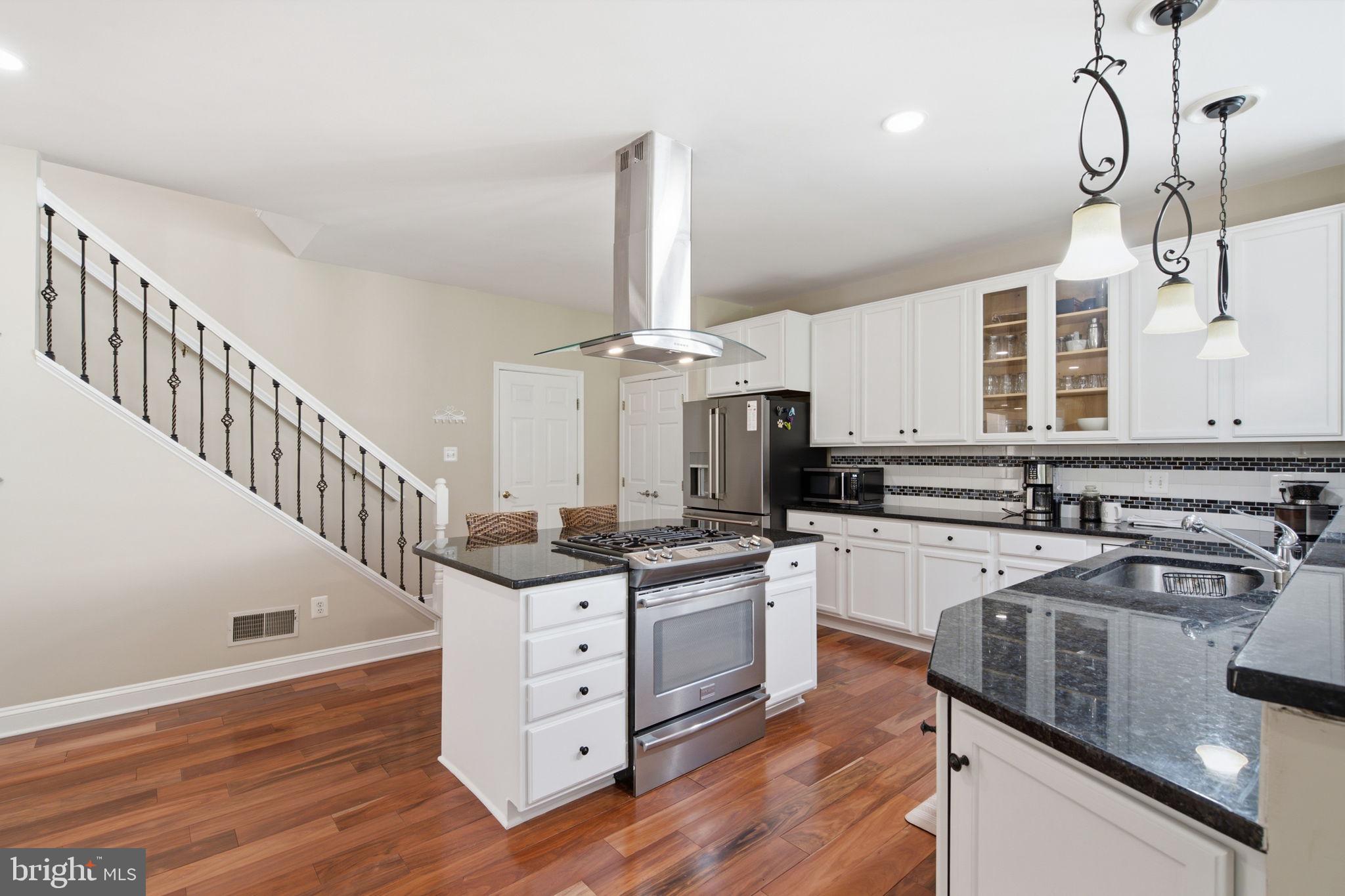 LOWES ISLAND - Residential
