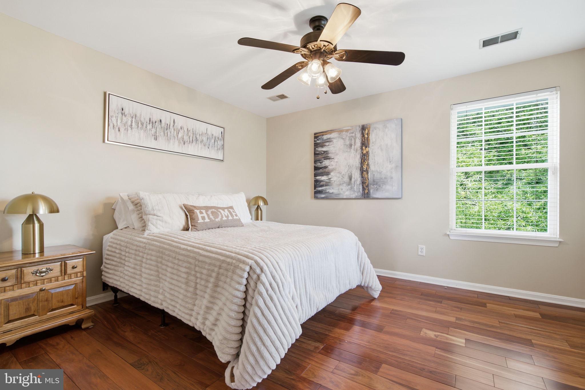LOWES ISLAND - Residential