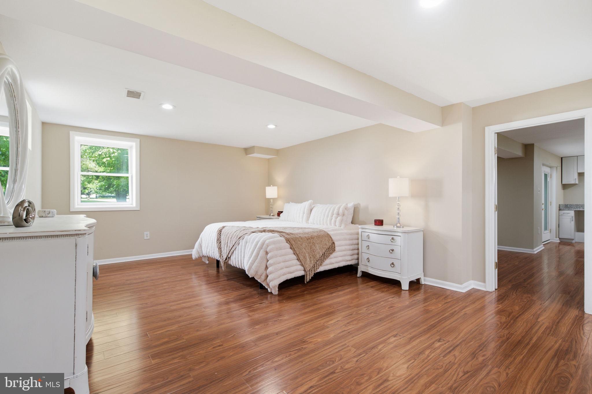 LOWES ISLAND - Residential