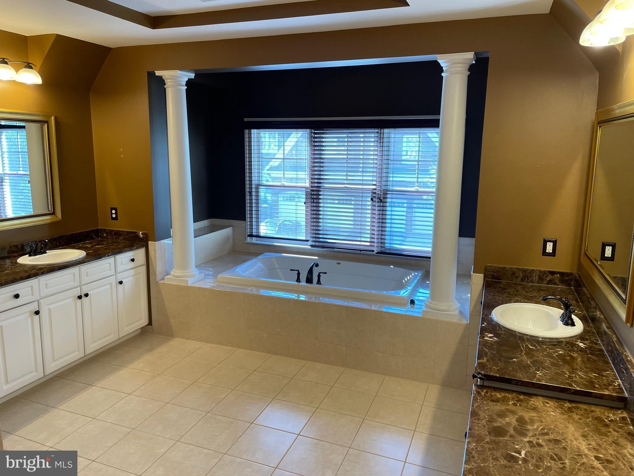 RIVER CREEK - Residential Lease